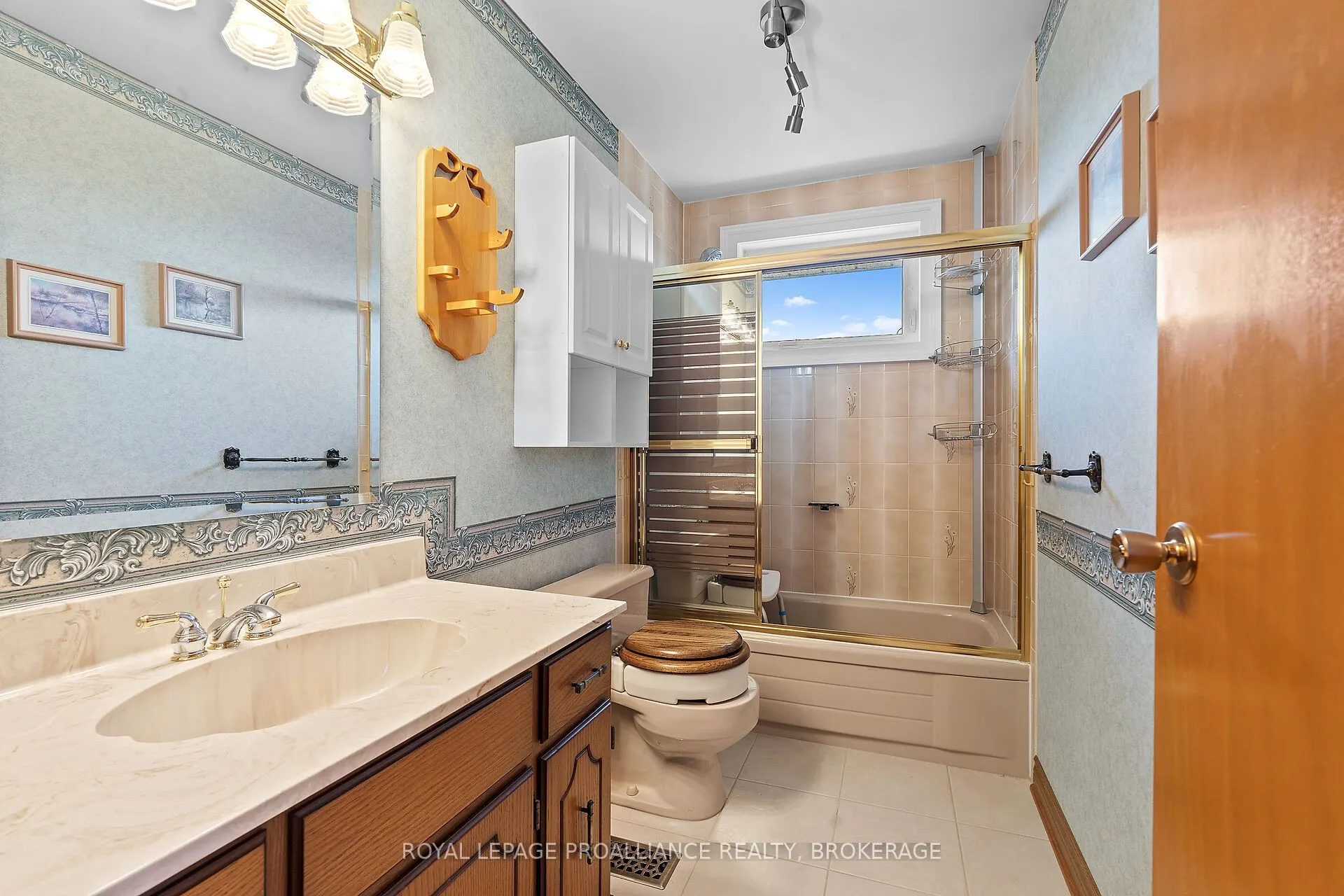 536 Braeside Crescent