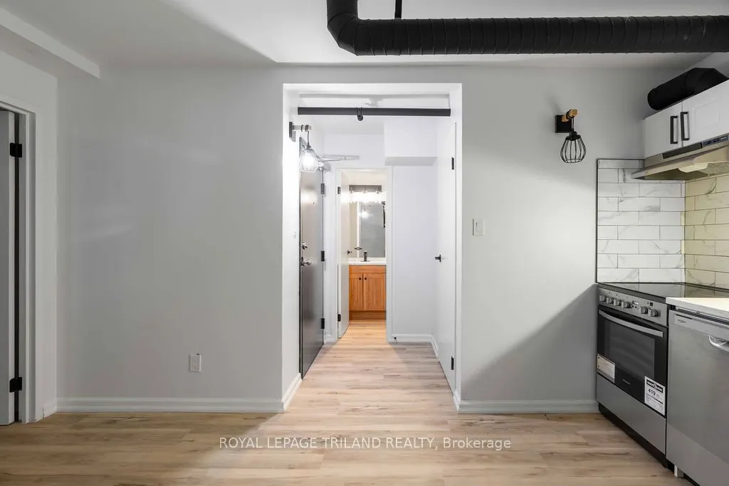 330 Clarence Street, #B1