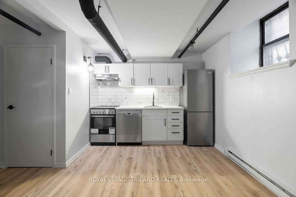330 Clarence Street, #B1