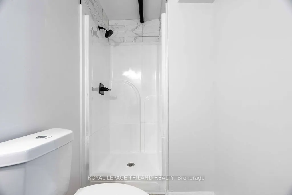 330 Clarence Street, #B1
