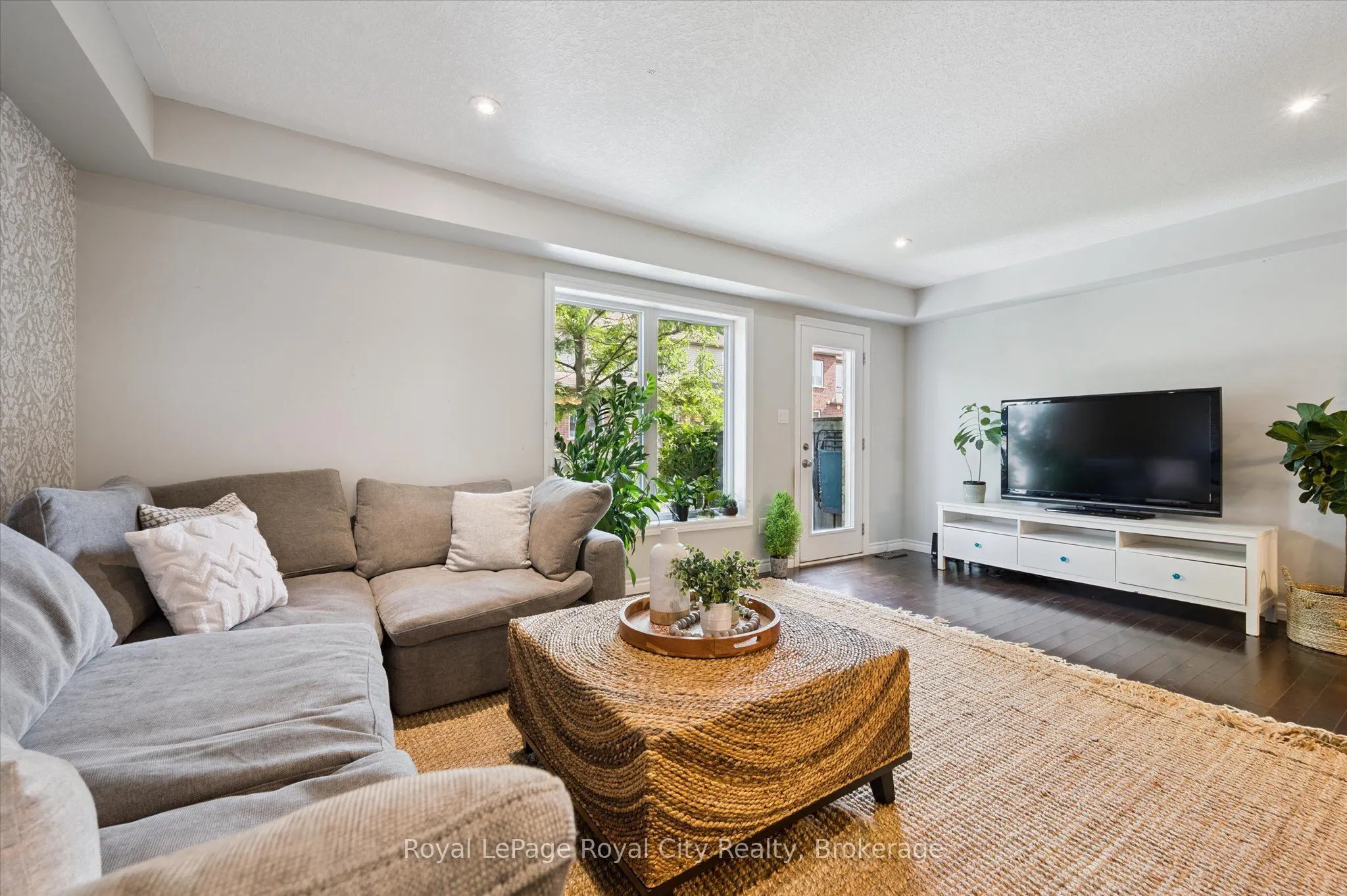 167 Arkell Road, #16