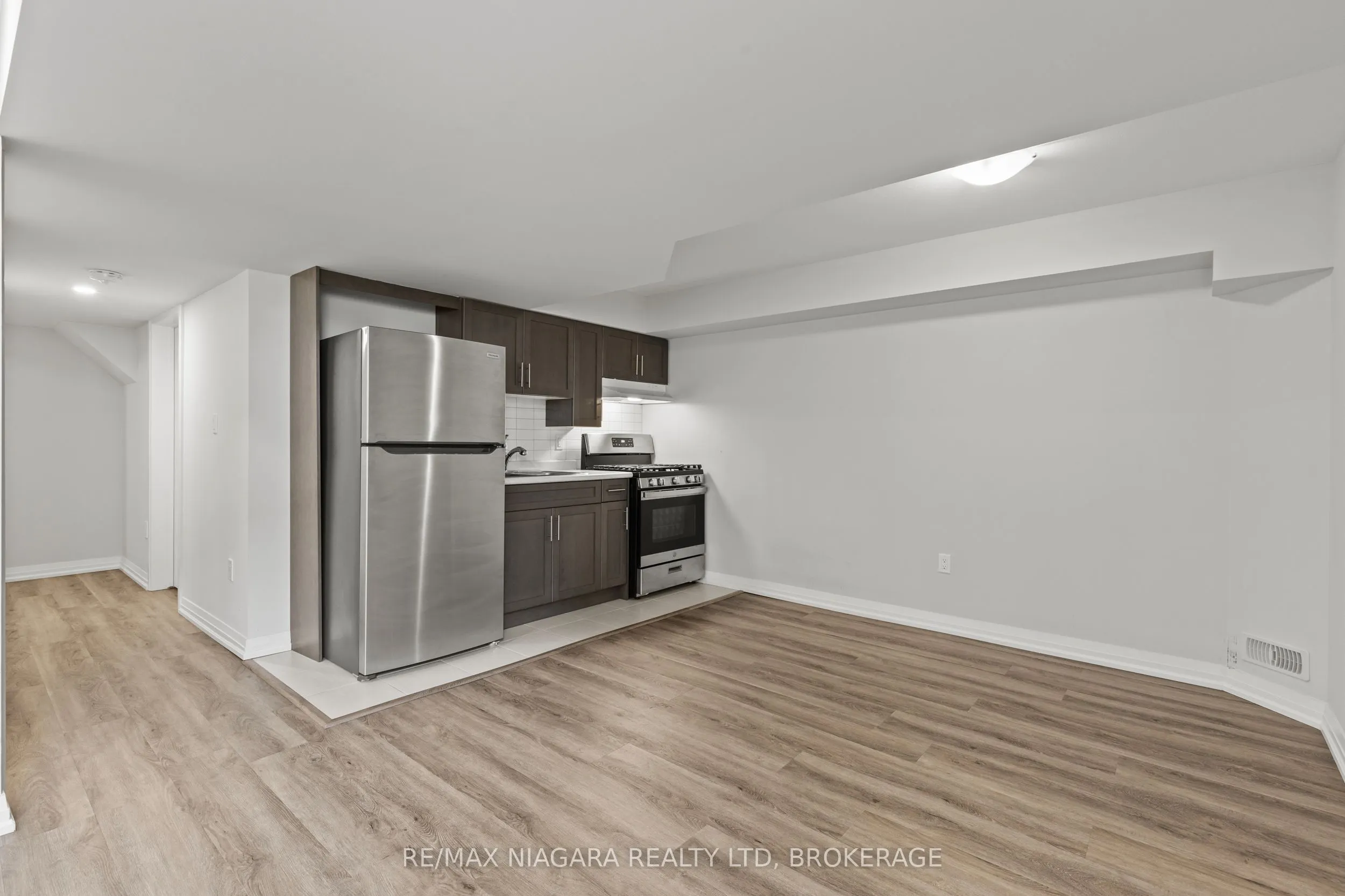 4552 Portage Road, #23