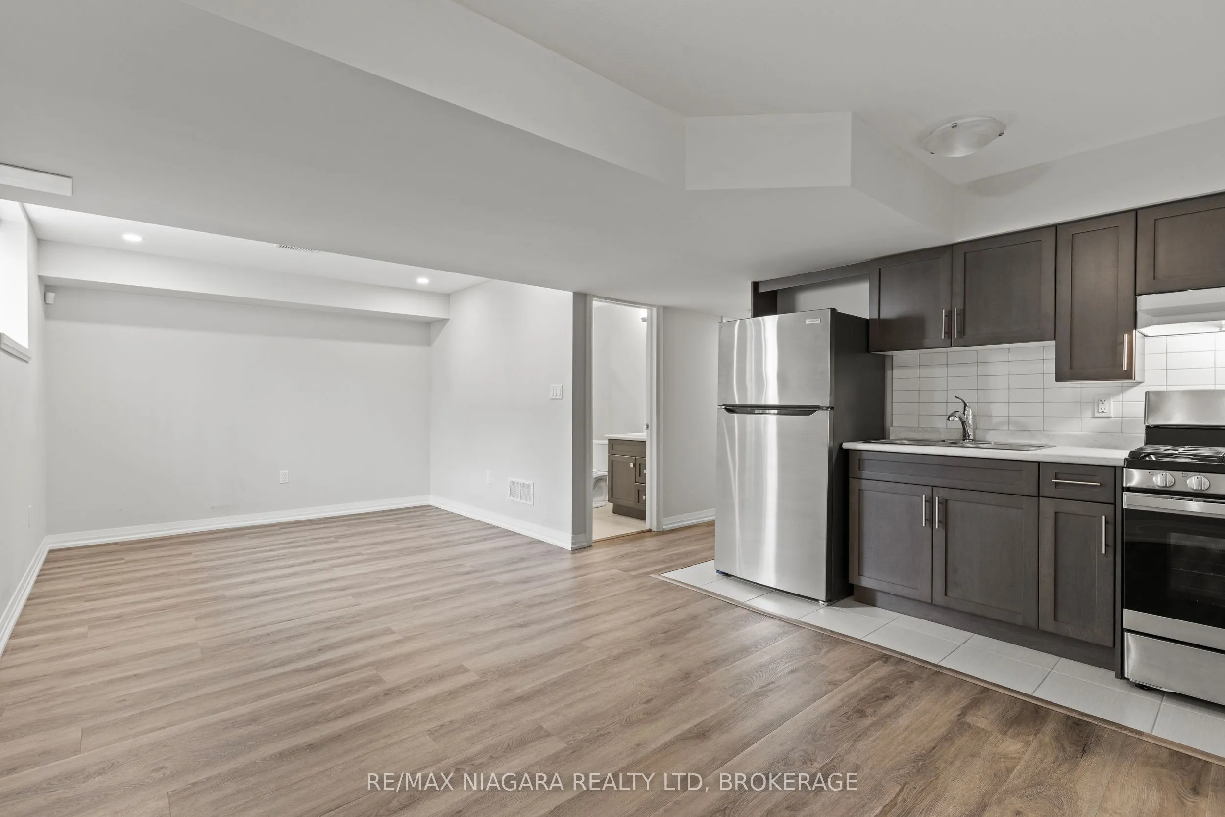4552 Portage Road, #23
