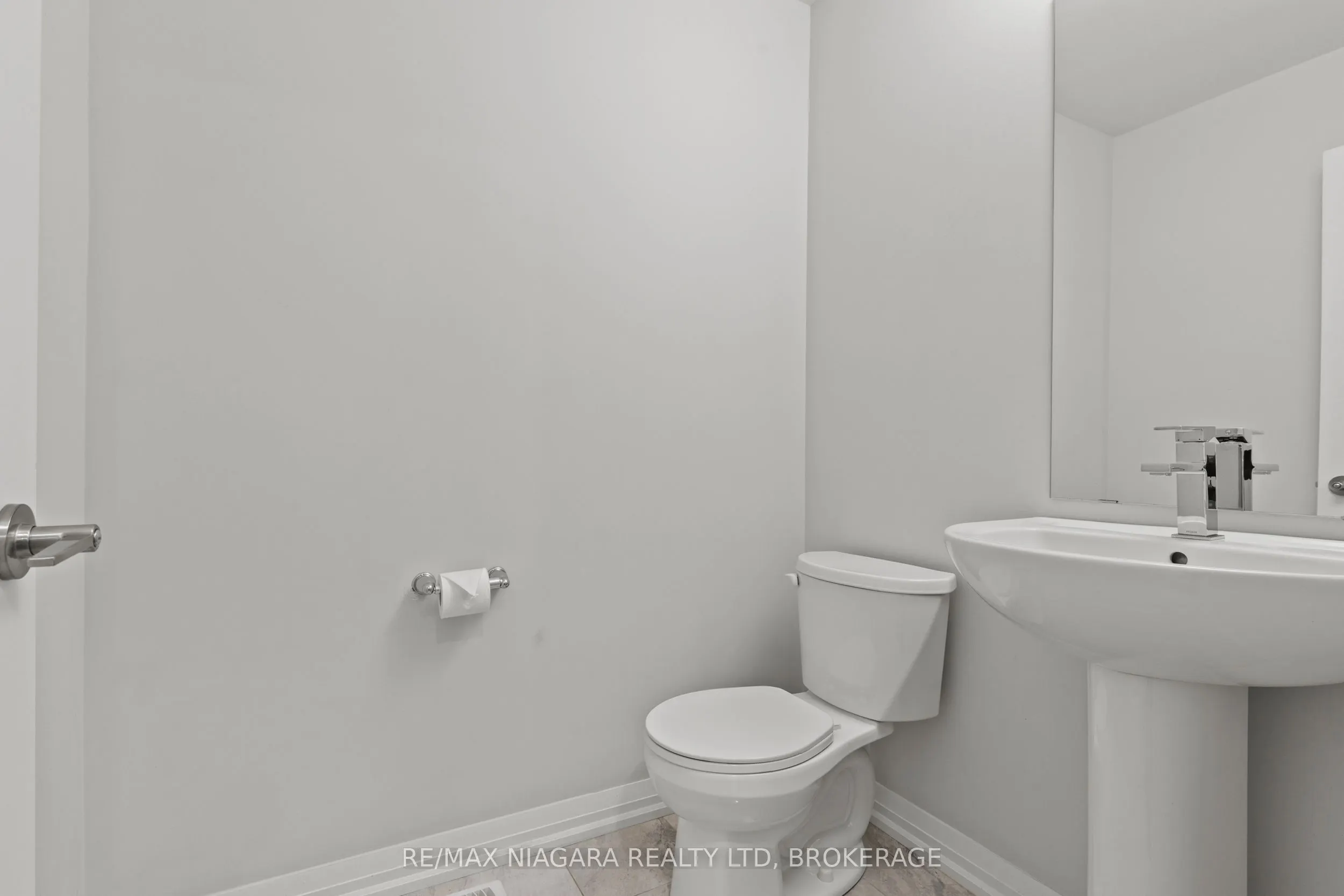4552 Portage Road, #23