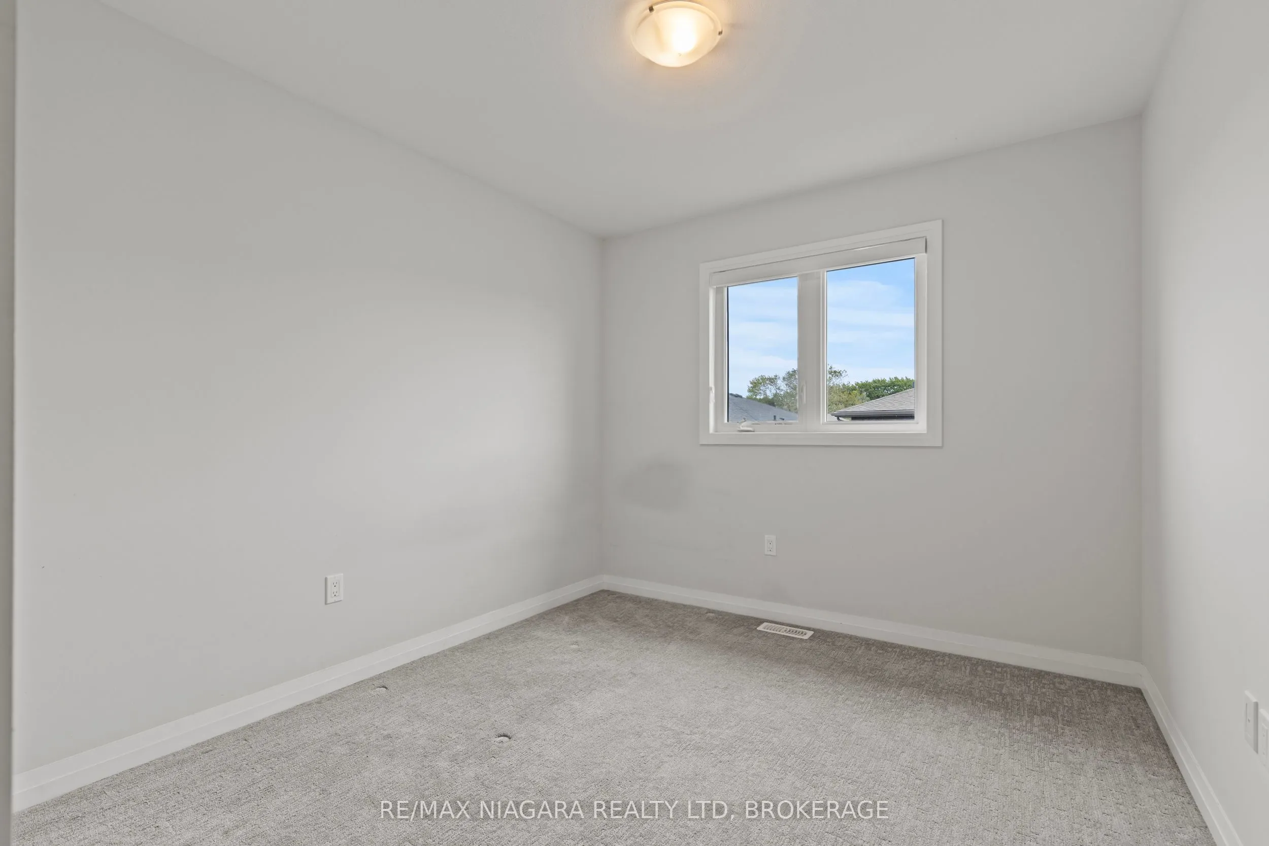 4552 Portage Road, #23