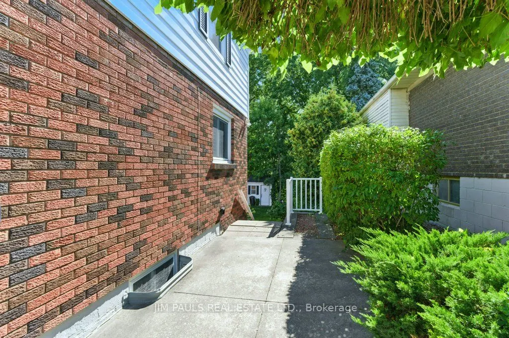 176 Montmorency Drive