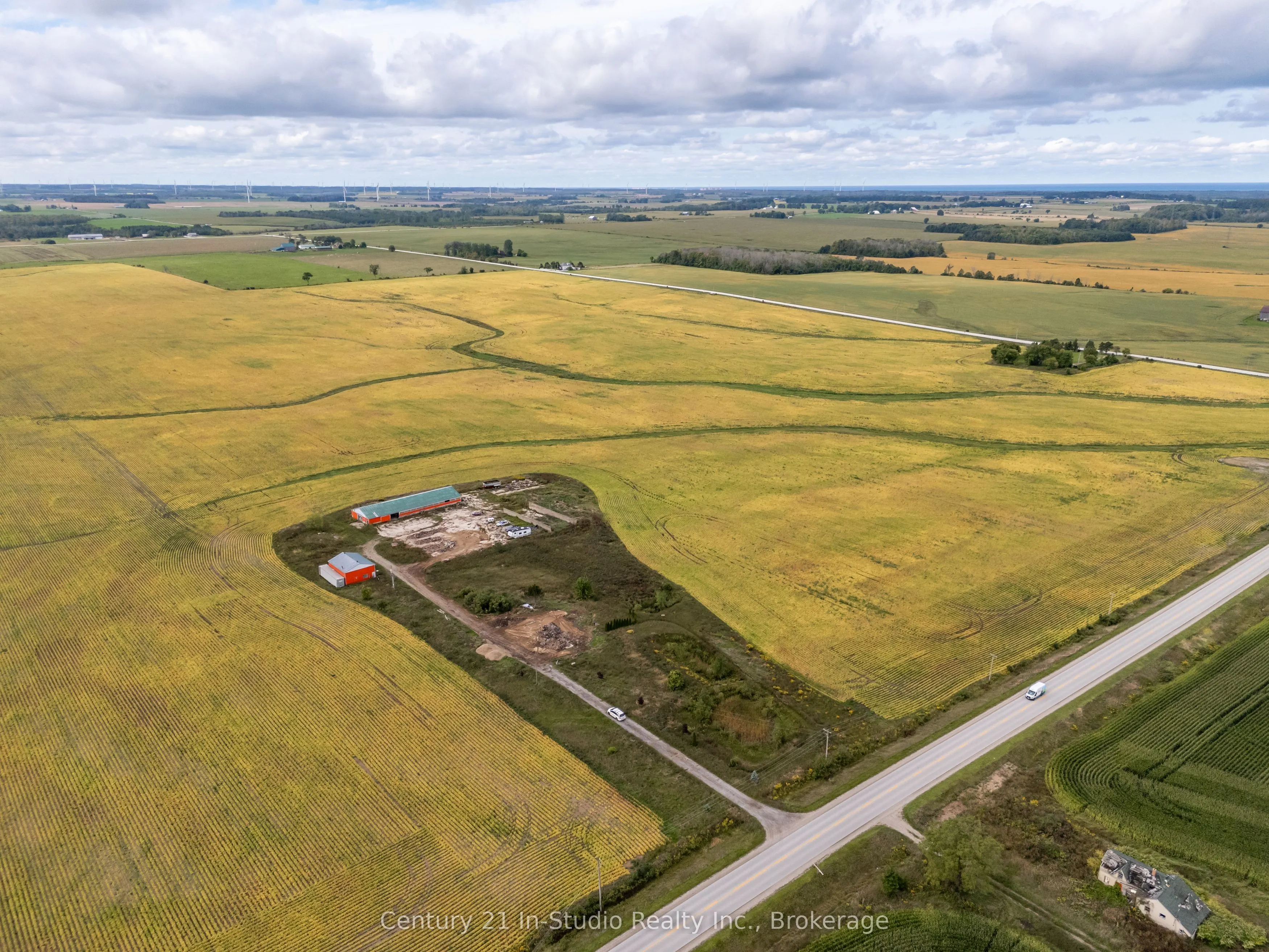 2231 BRUCE ROAD 40