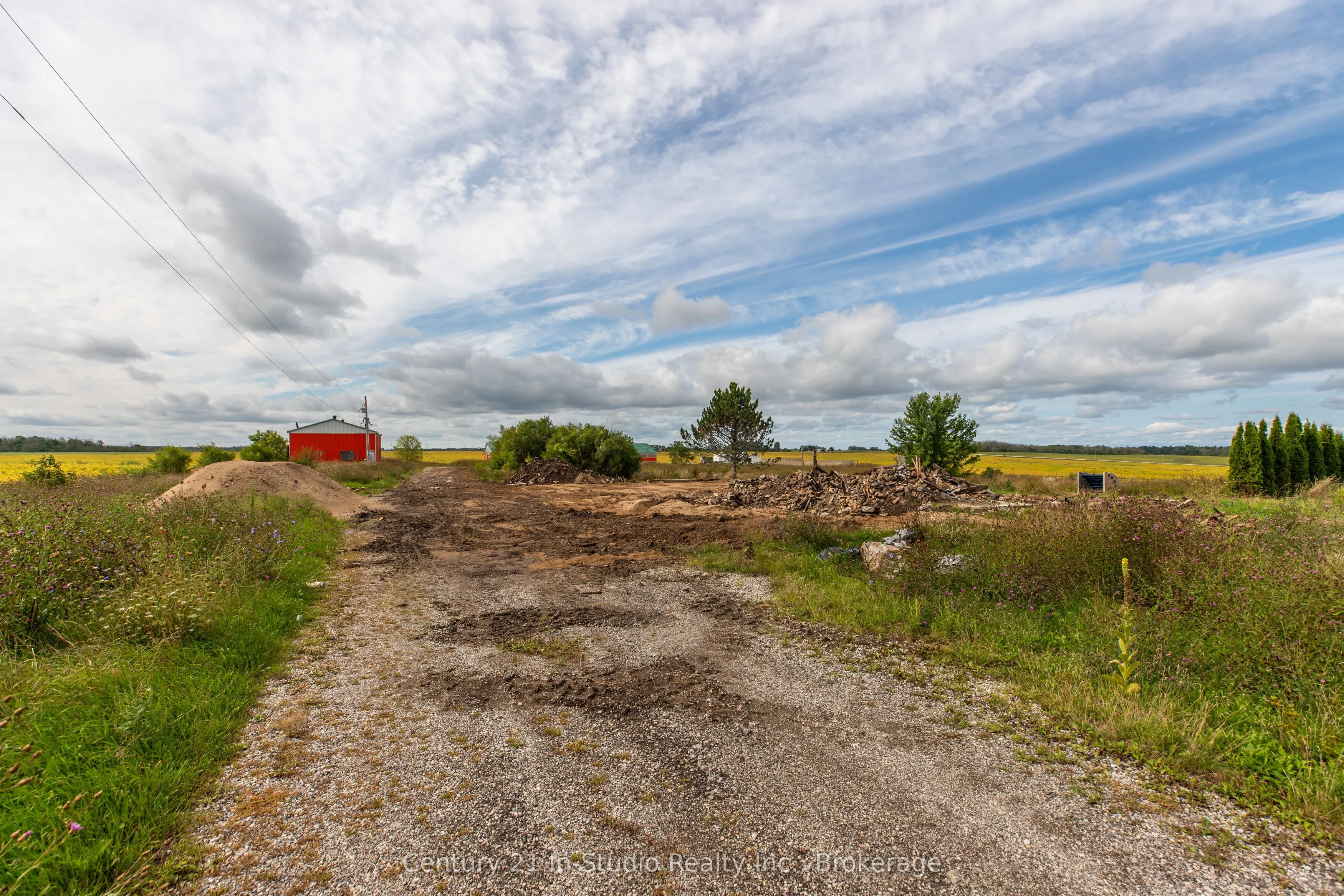 2231 BRUCE ROAD 40