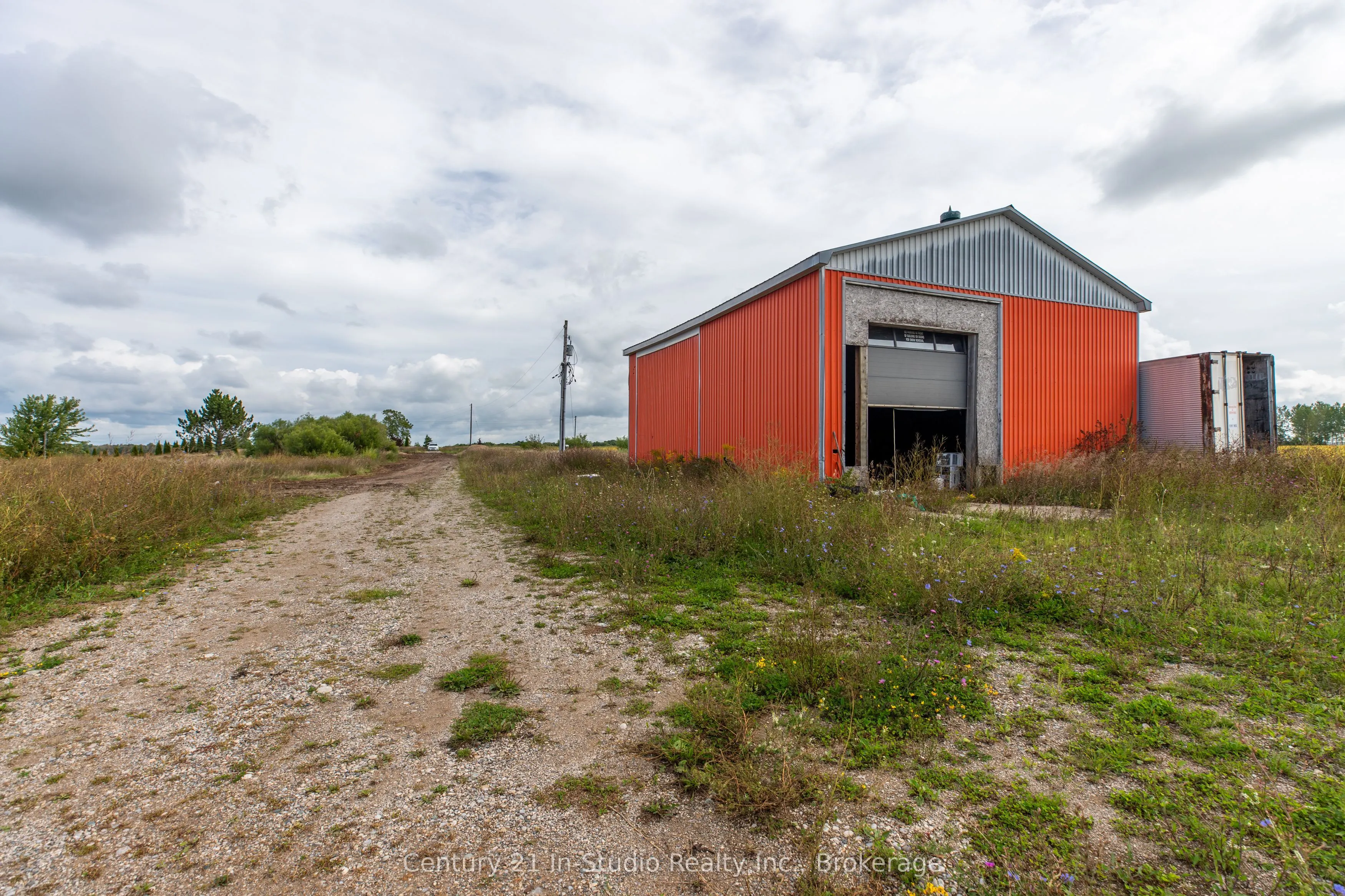 2231 BRUCE ROAD 40