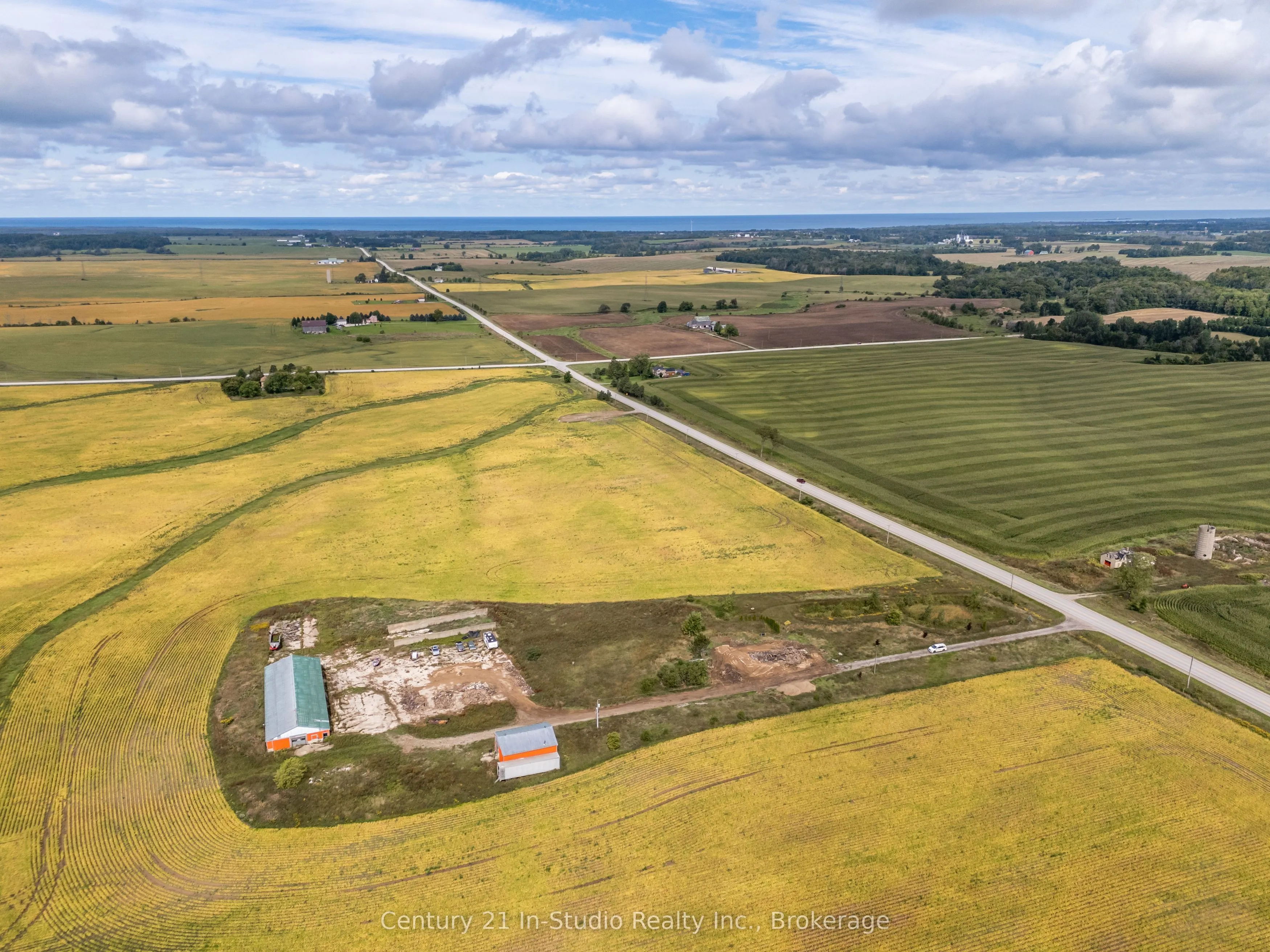 2231 BRUCE ROAD 40