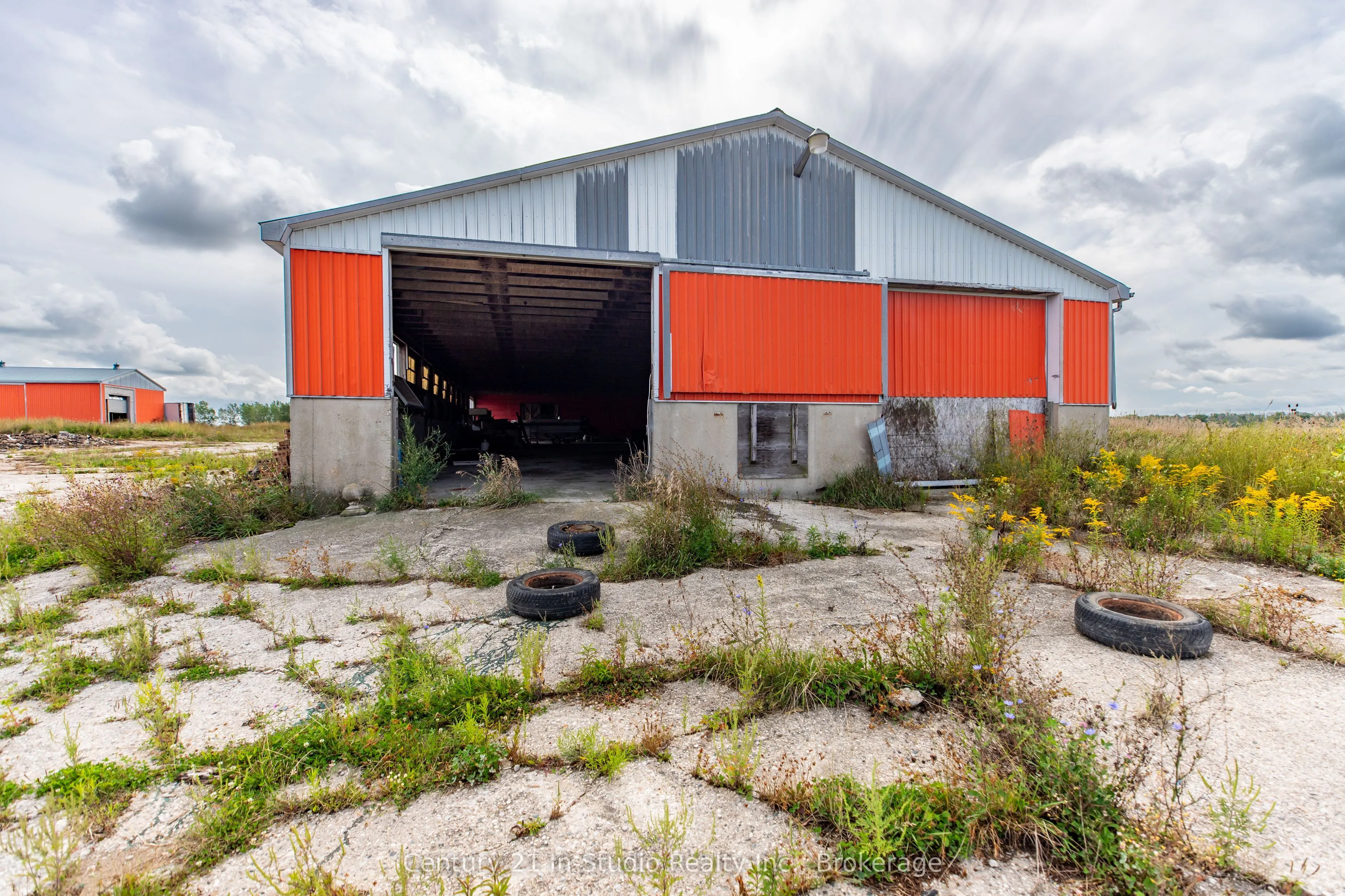 2231 BRUCE ROAD 40