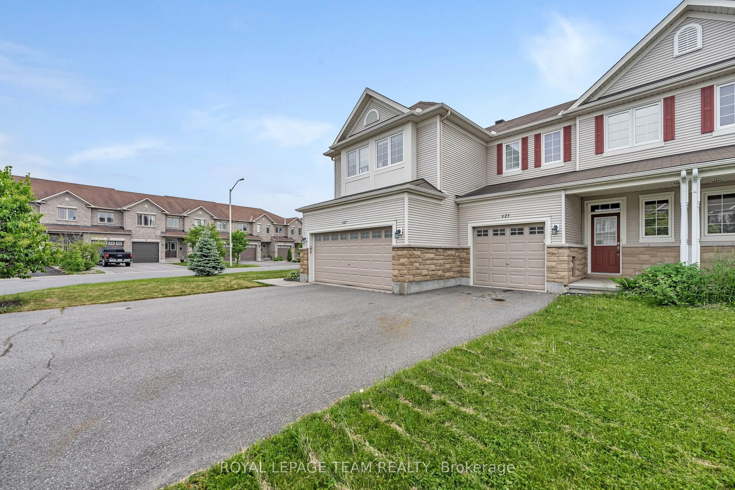 625 Pepperville Crescent