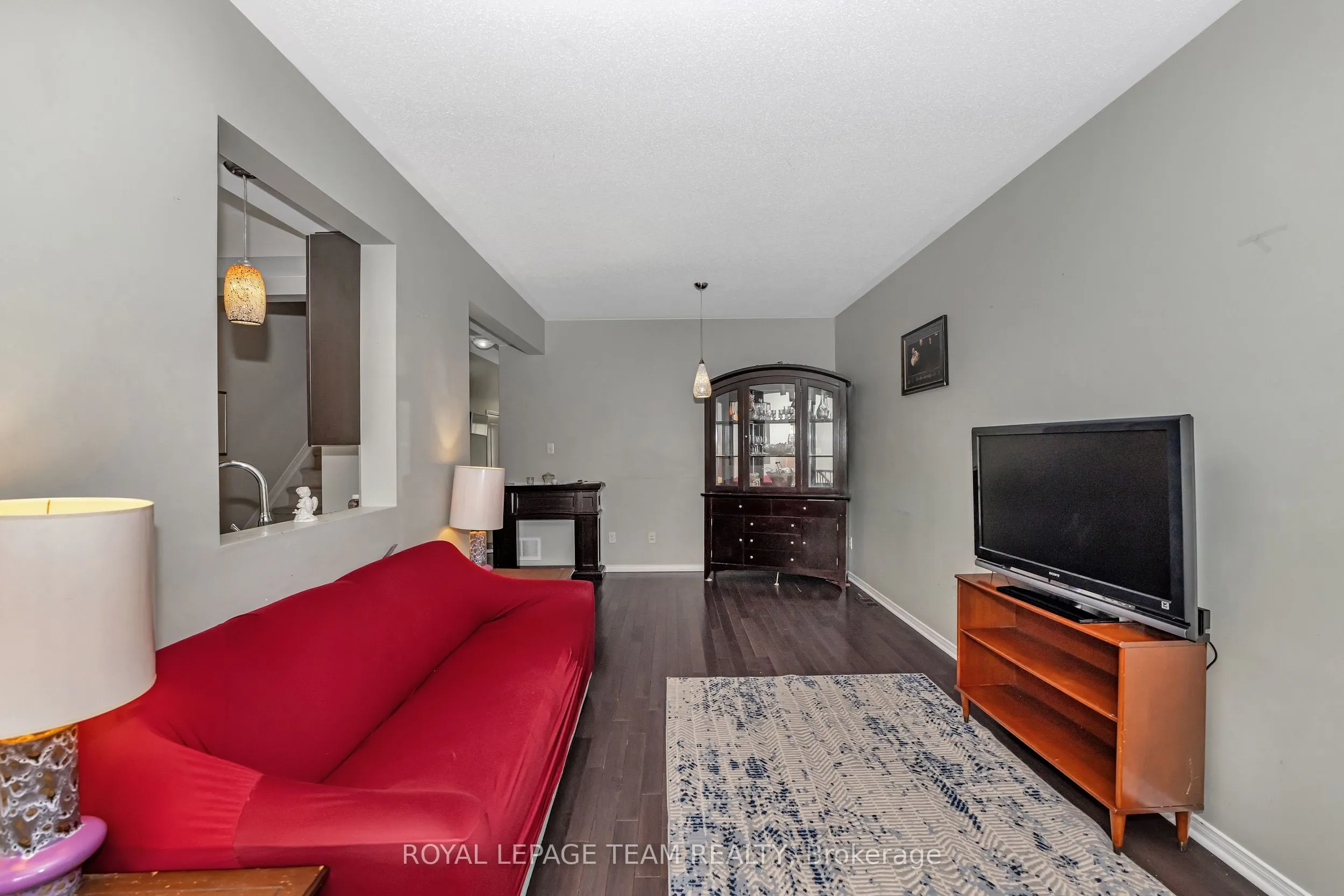 625 Pepperville Crescent