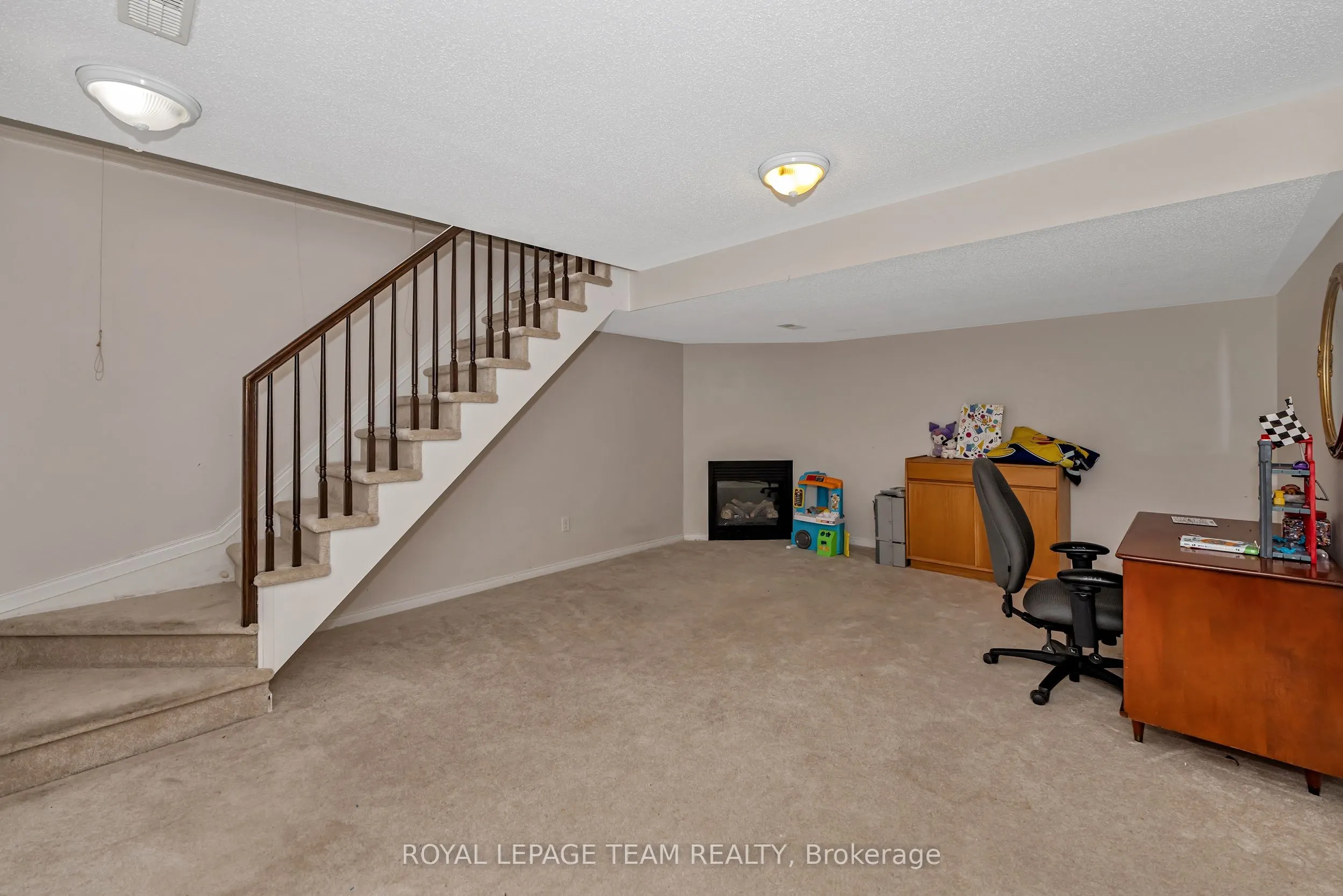 625 Pepperville Crescent