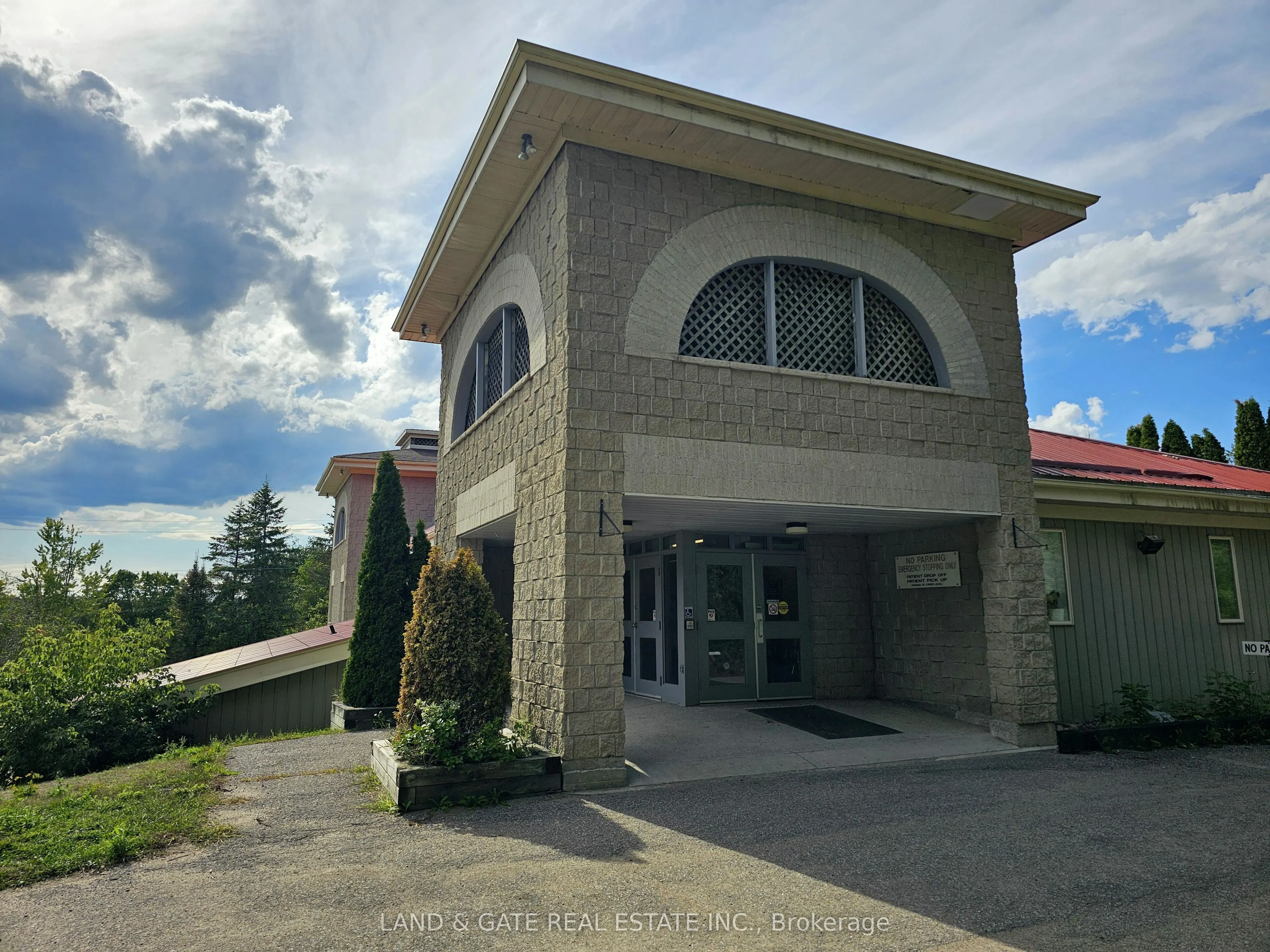 205 Francis Street E, #Upper
