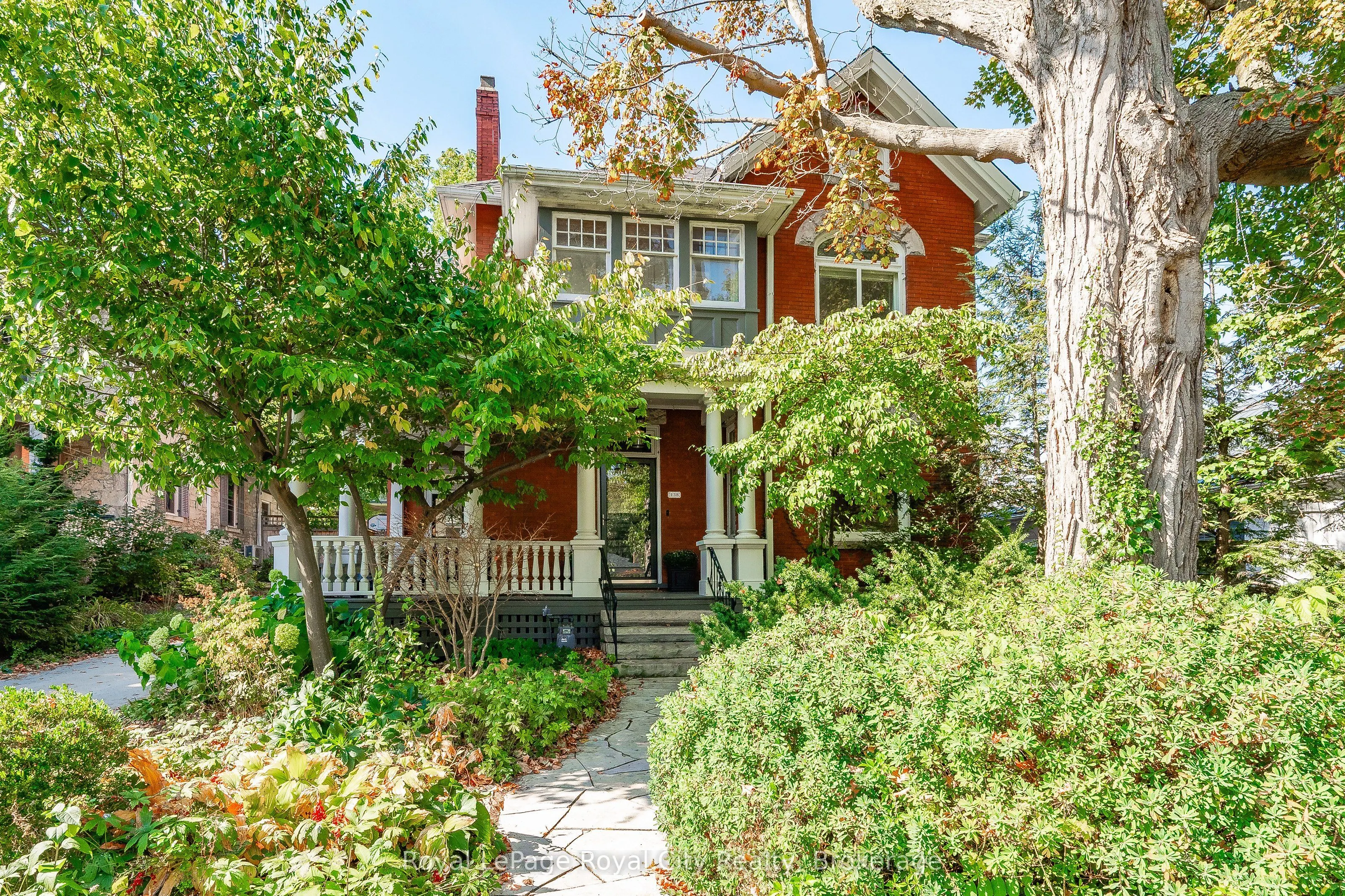 138 DUBLIN Street N