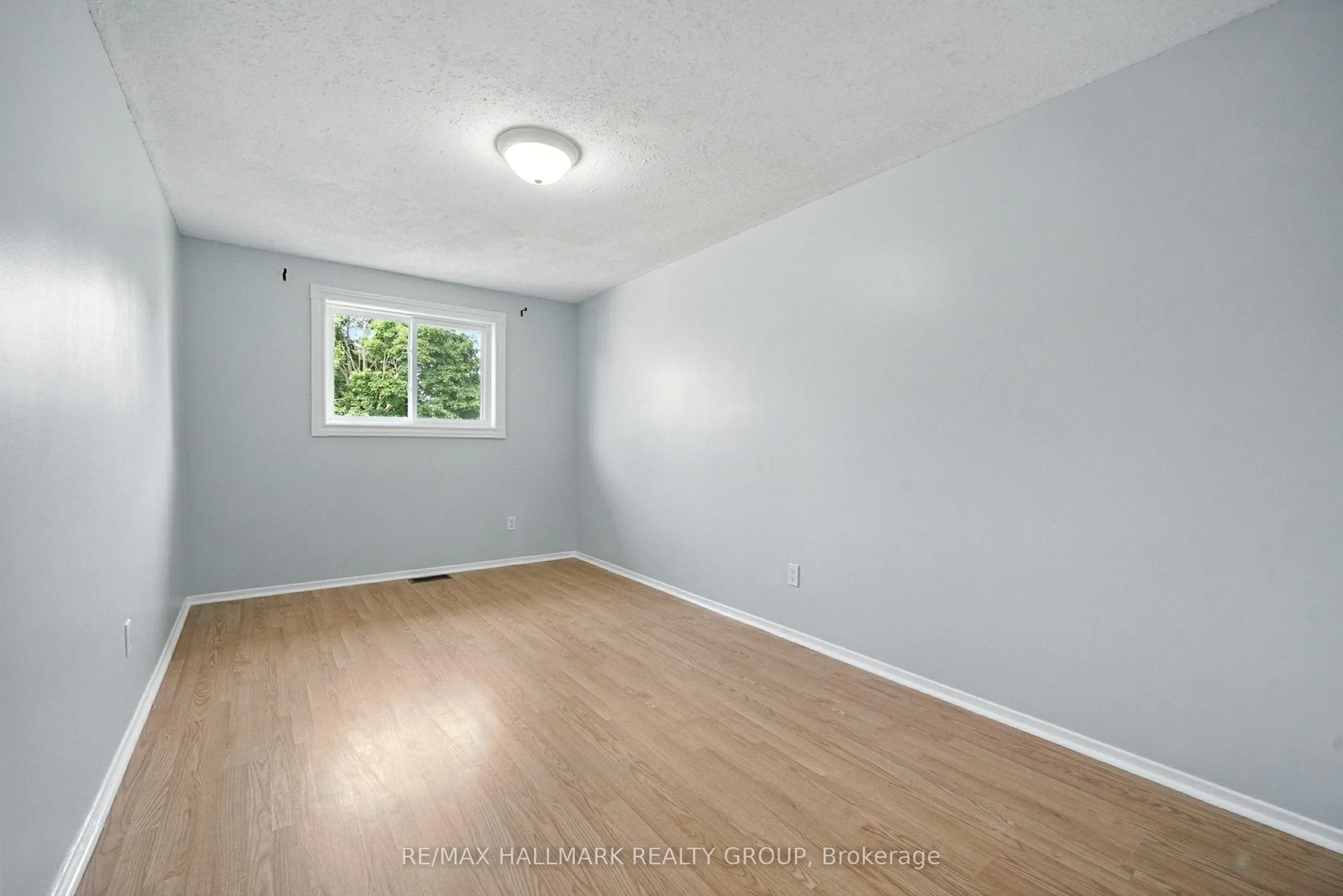 55 Fair Oaks Crescent