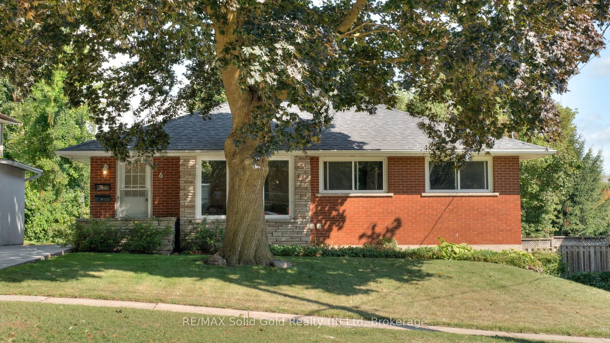 6 Erb Street