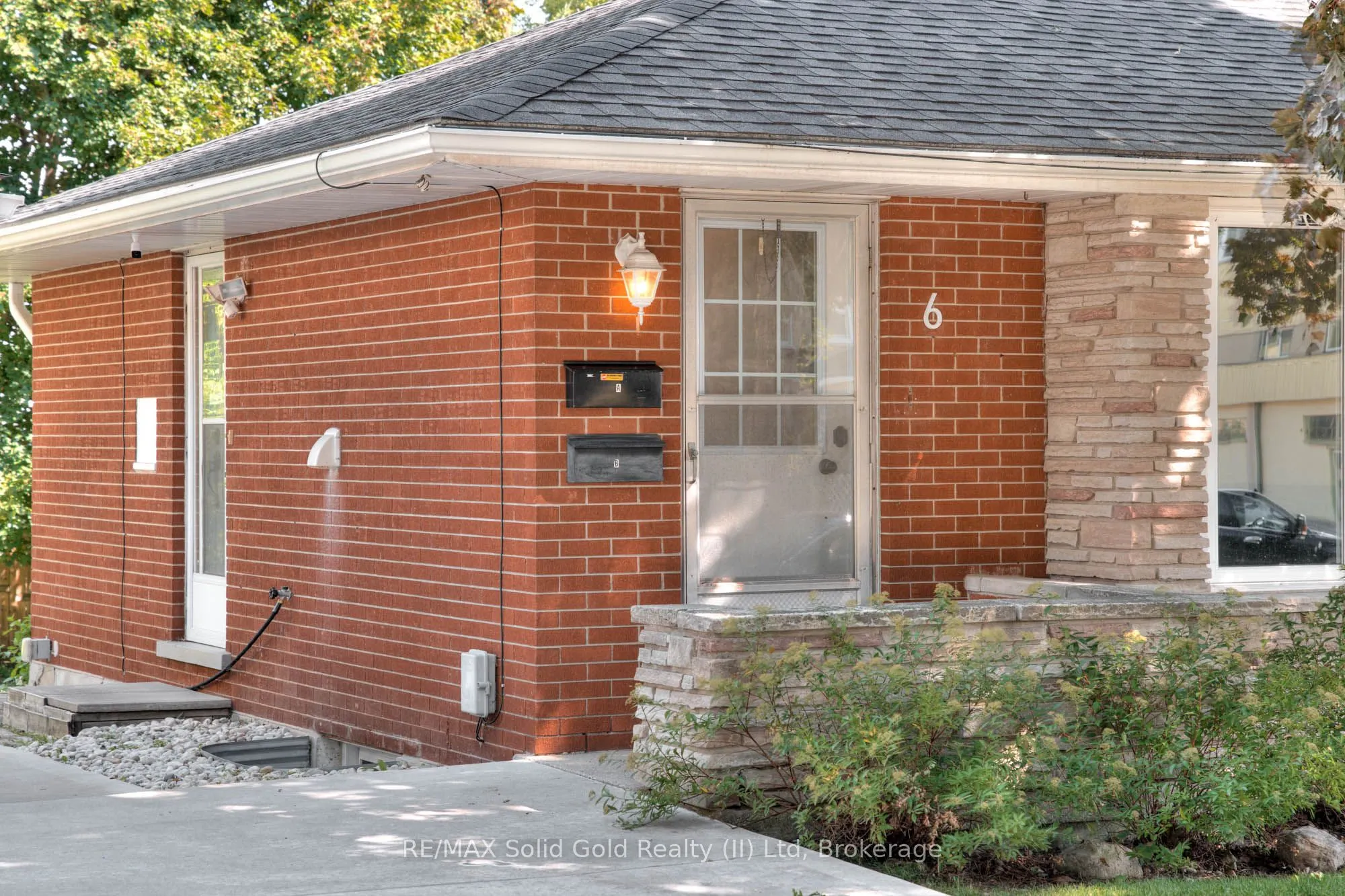 6 Erb Street