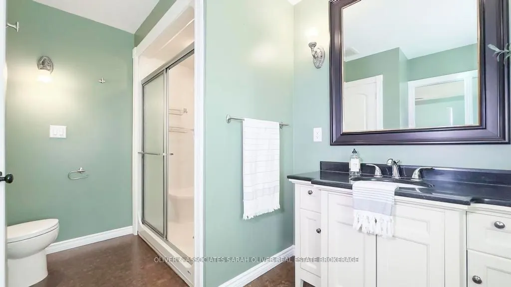 2487 Oxford Street W