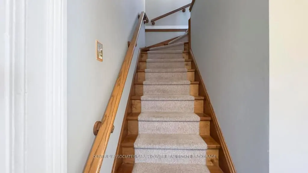 2487 Oxford Street W