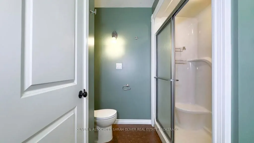 2487 Oxford Street W