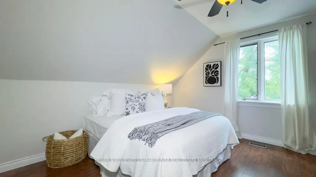 2487 Oxford Street W