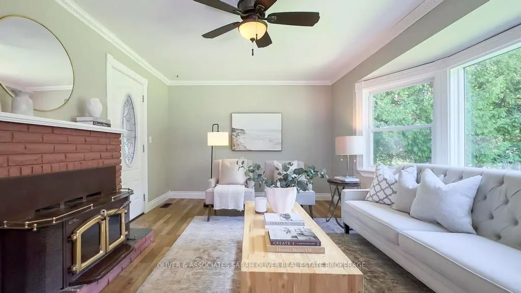 2487 Oxford Street W