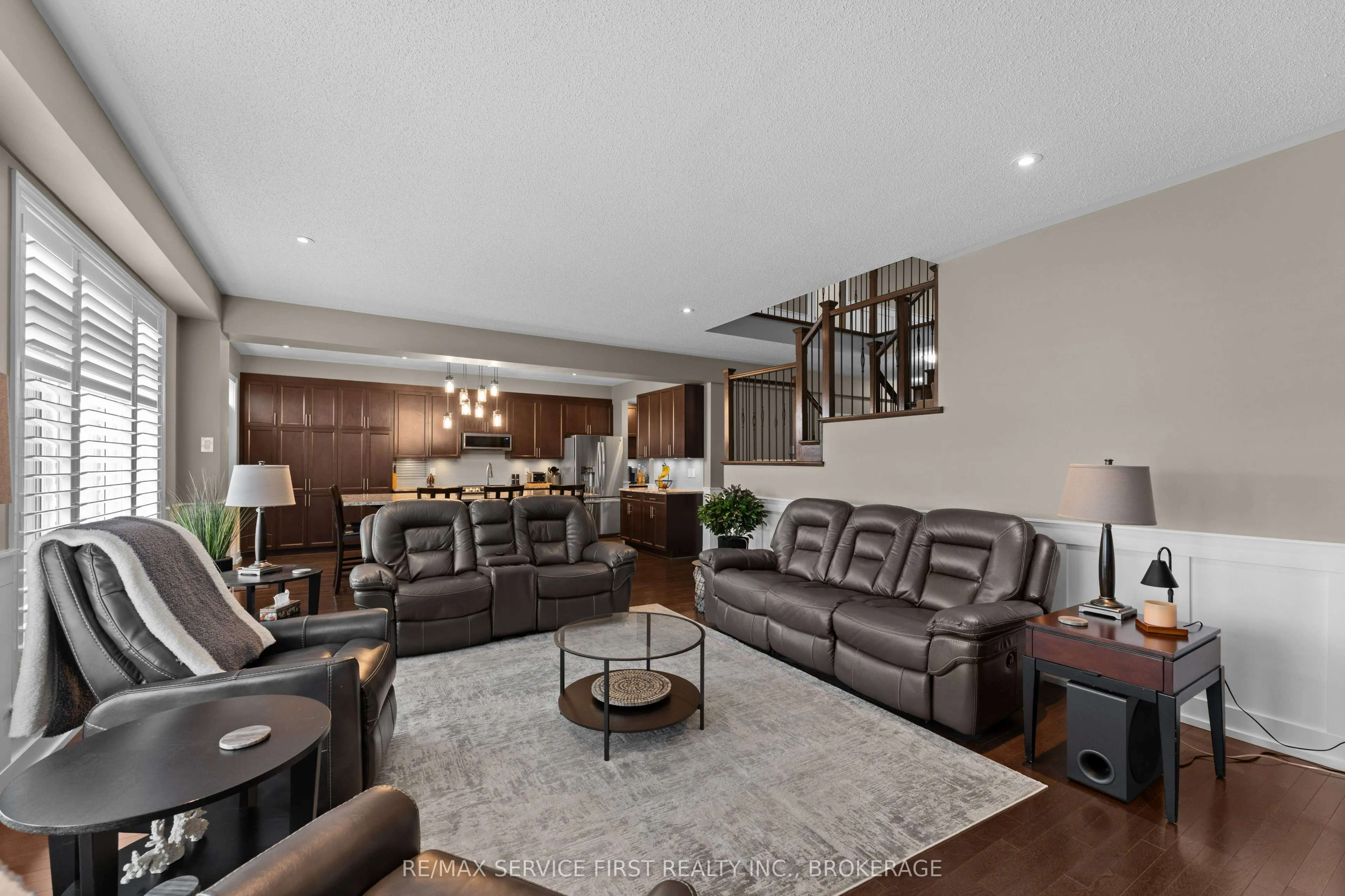 1134 ESCALA Crescent