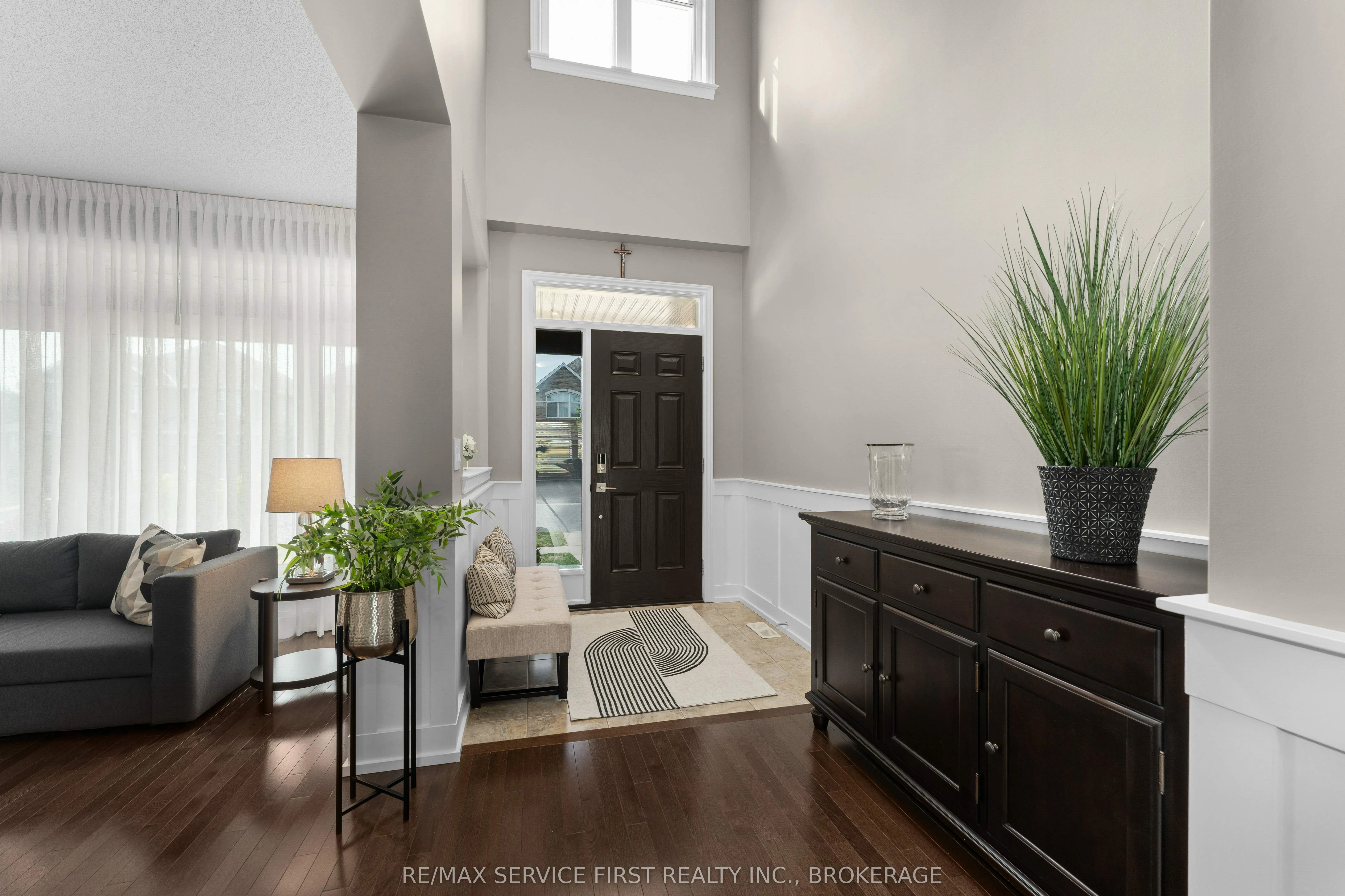1134 ESCALA Crescent