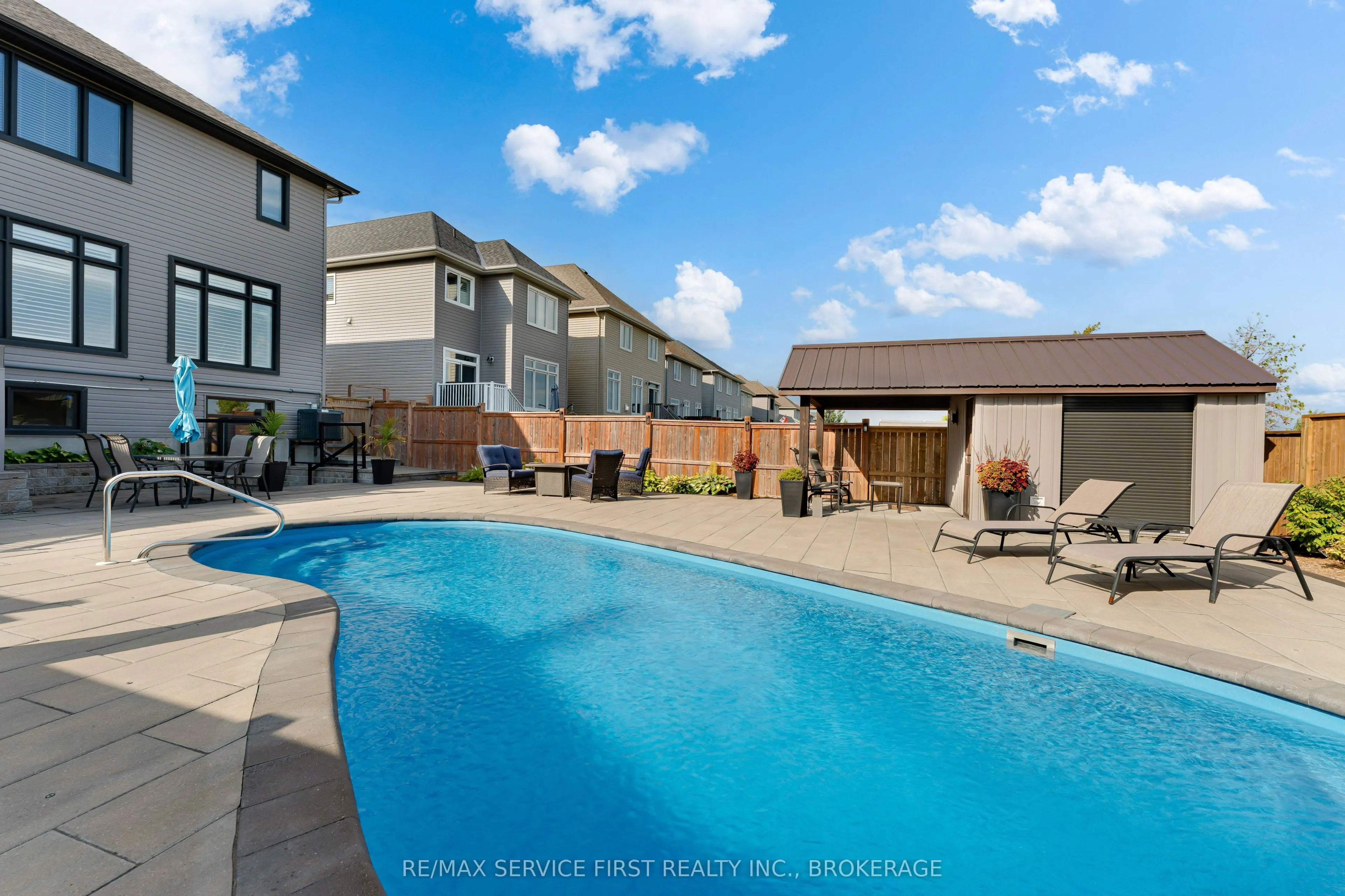 1134 ESCALA Crescent