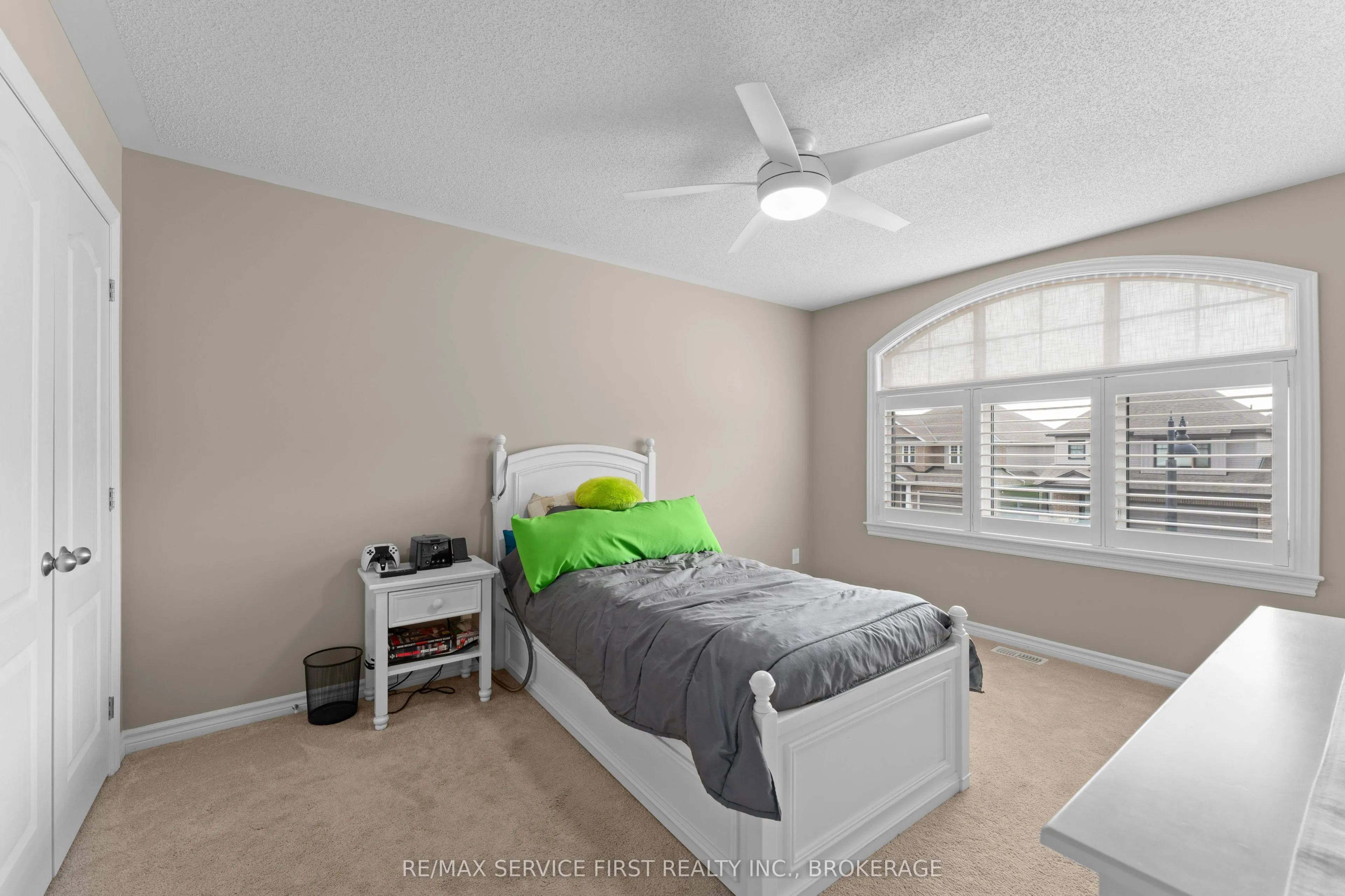 1134 ESCALA Crescent