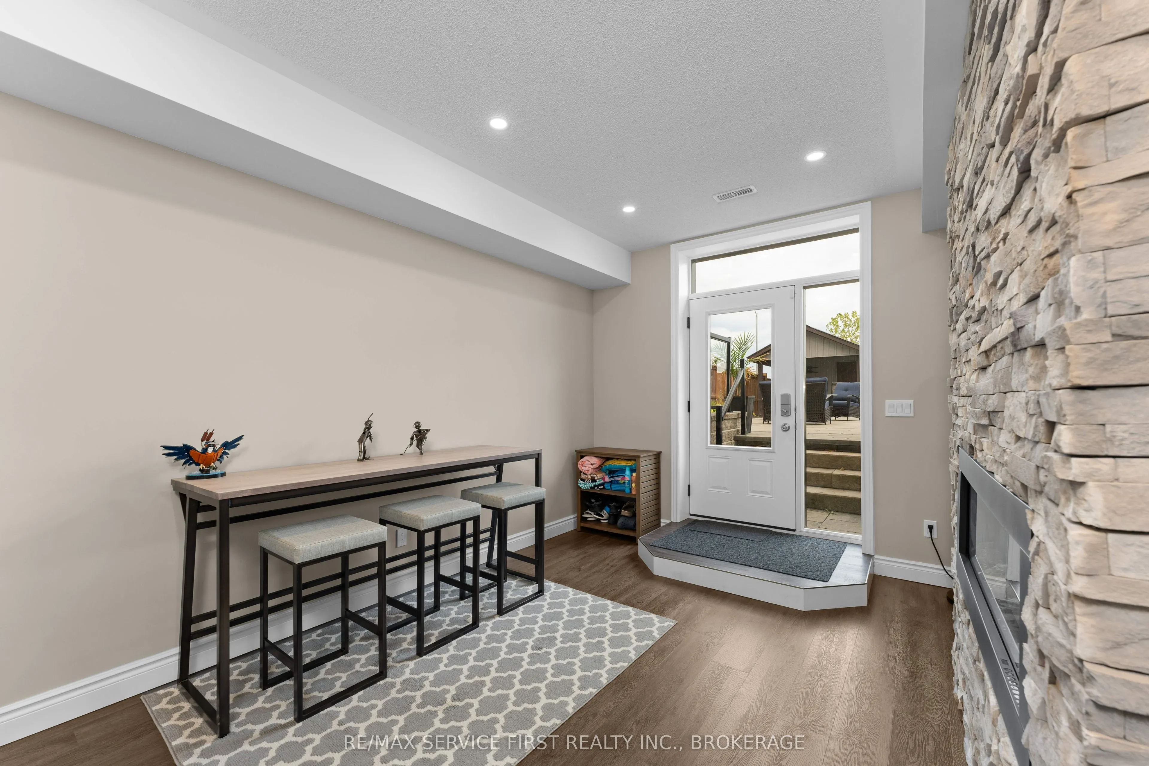 1134 ESCALA Crescent