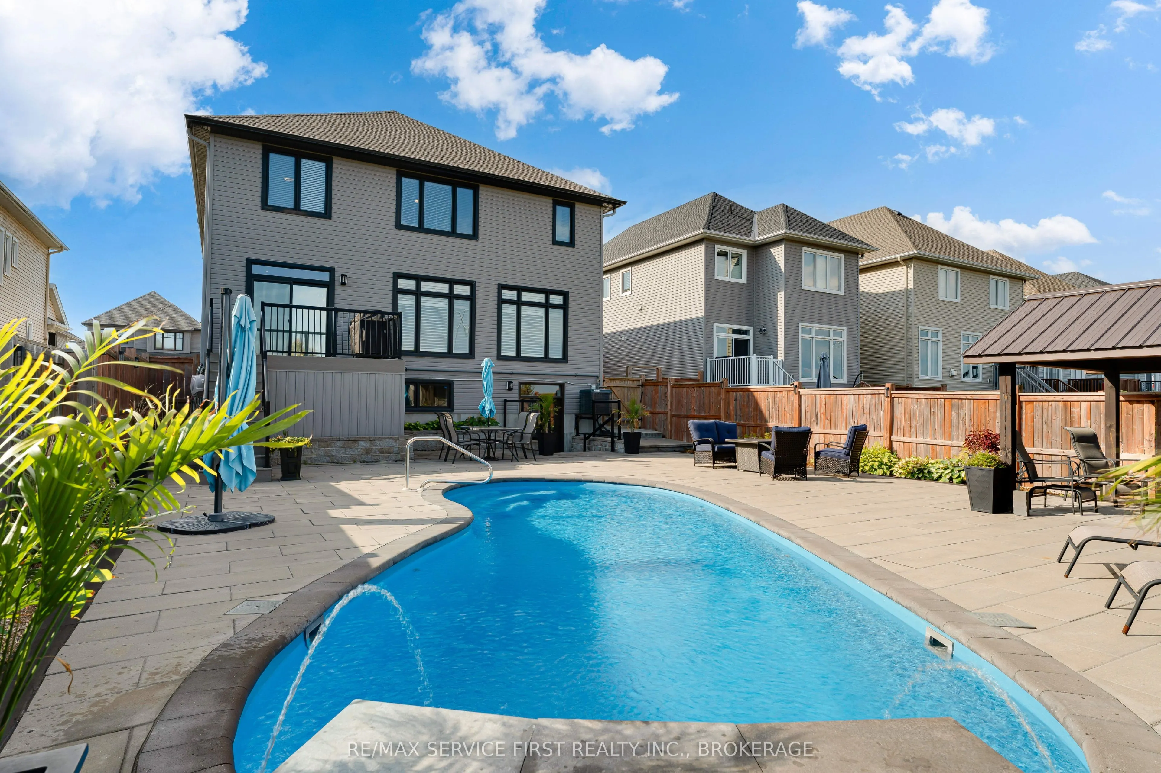 1134 ESCALA Crescent
