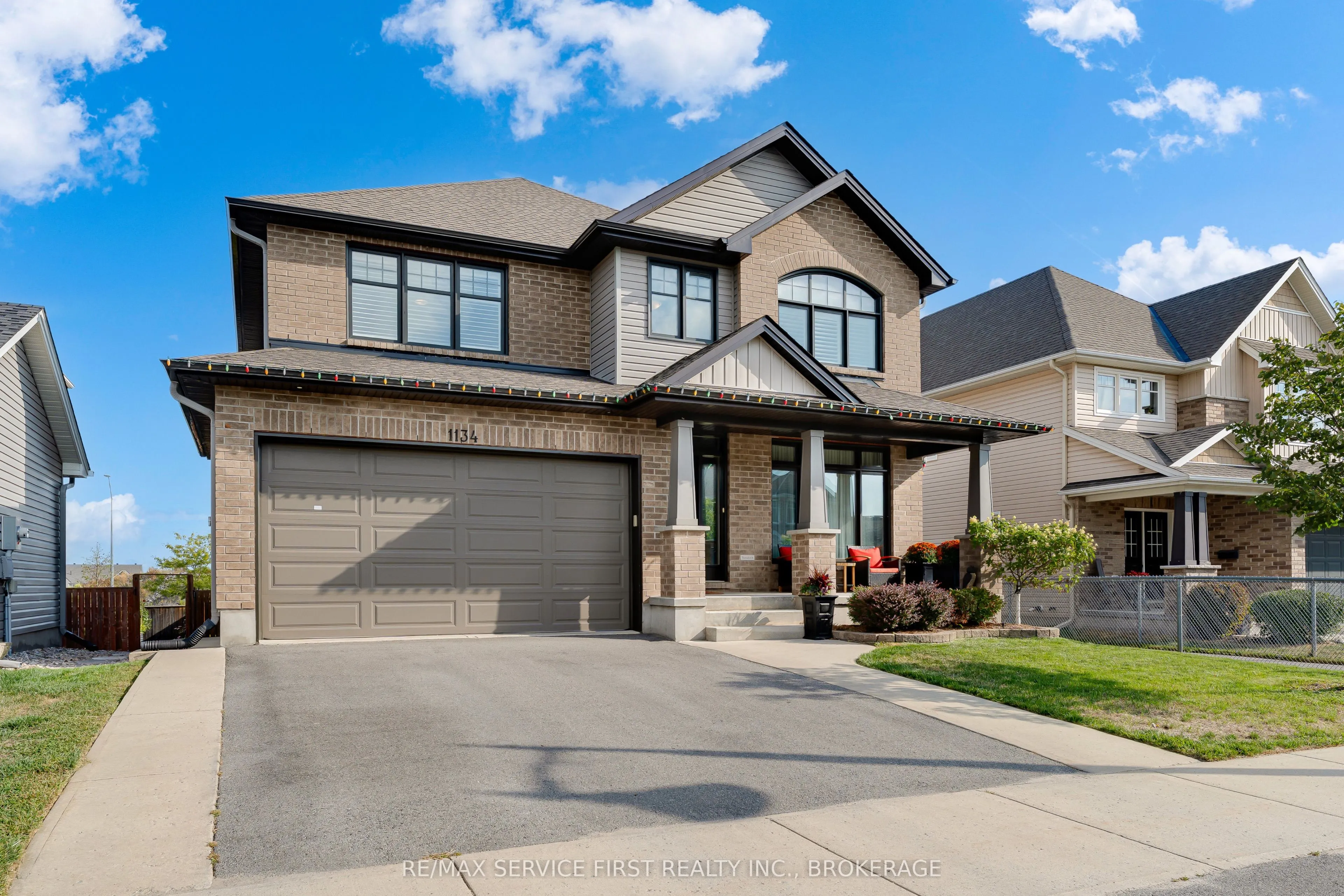 1134 ESCALA Crescent