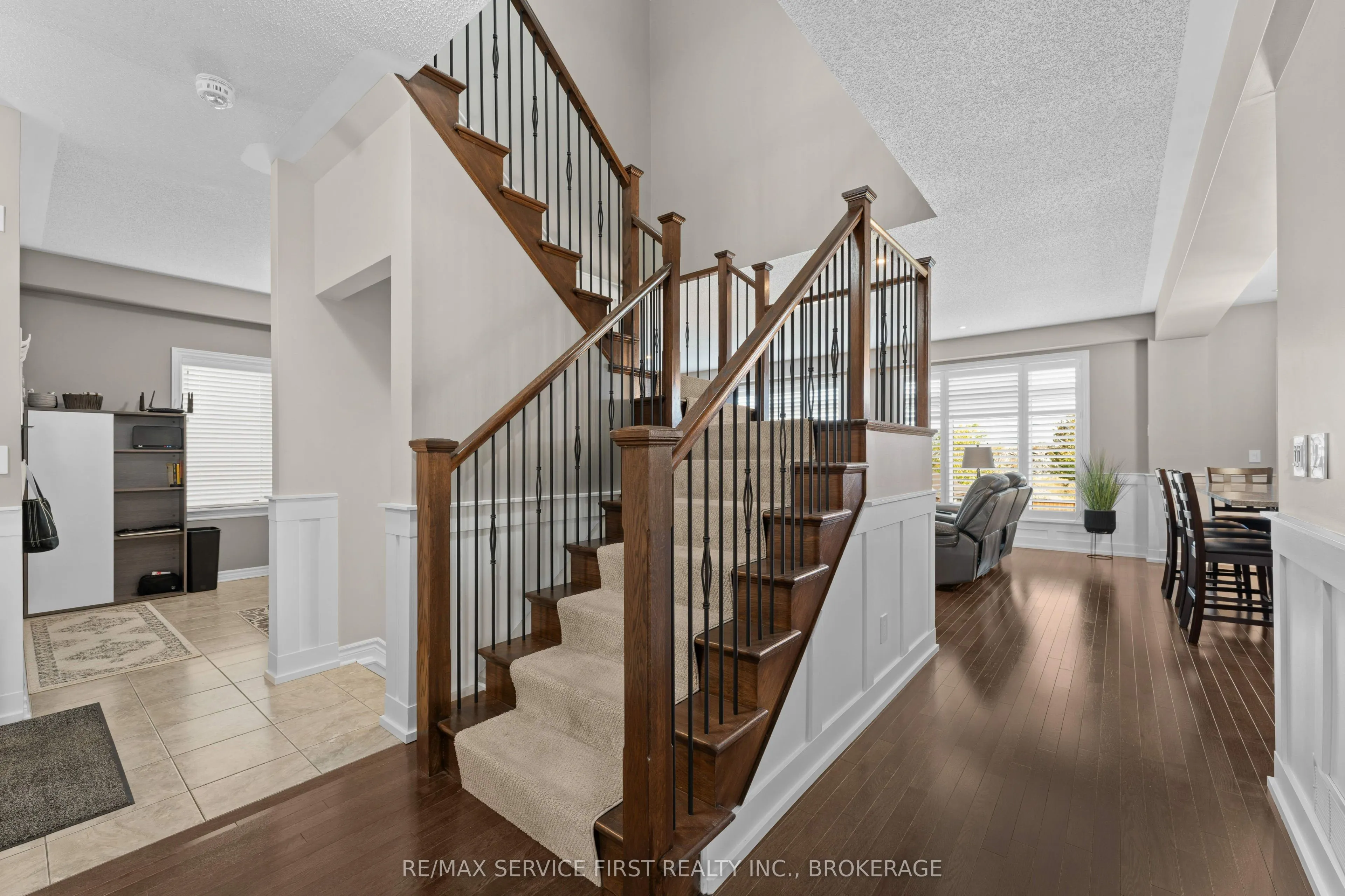 1134 ESCALA Crescent