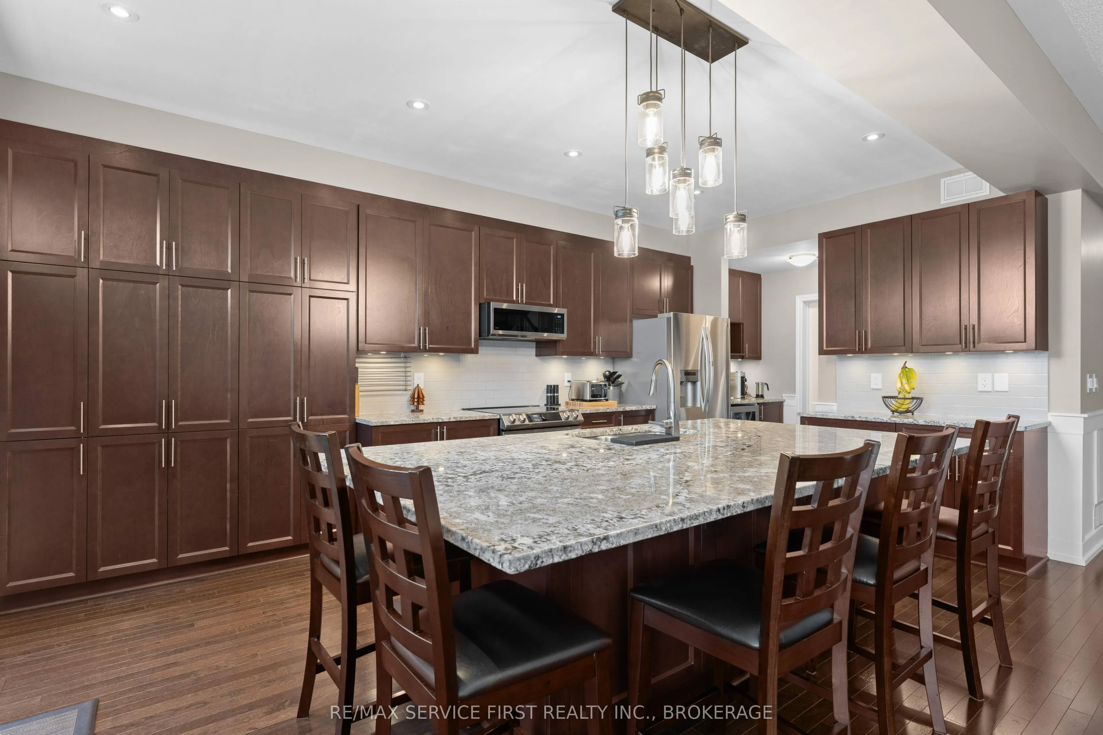 1134 ESCALA Crescent