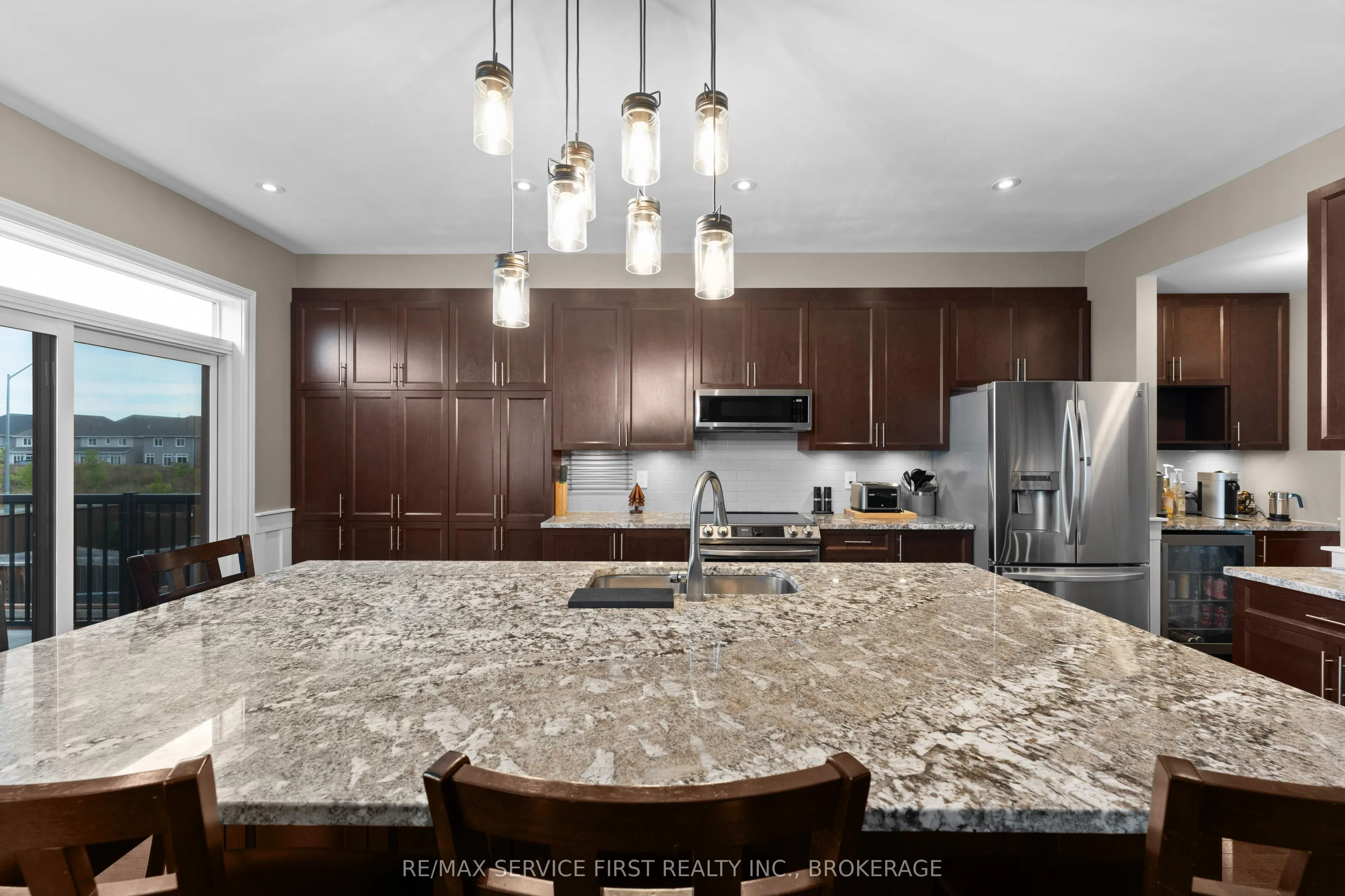 1134 ESCALA Crescent