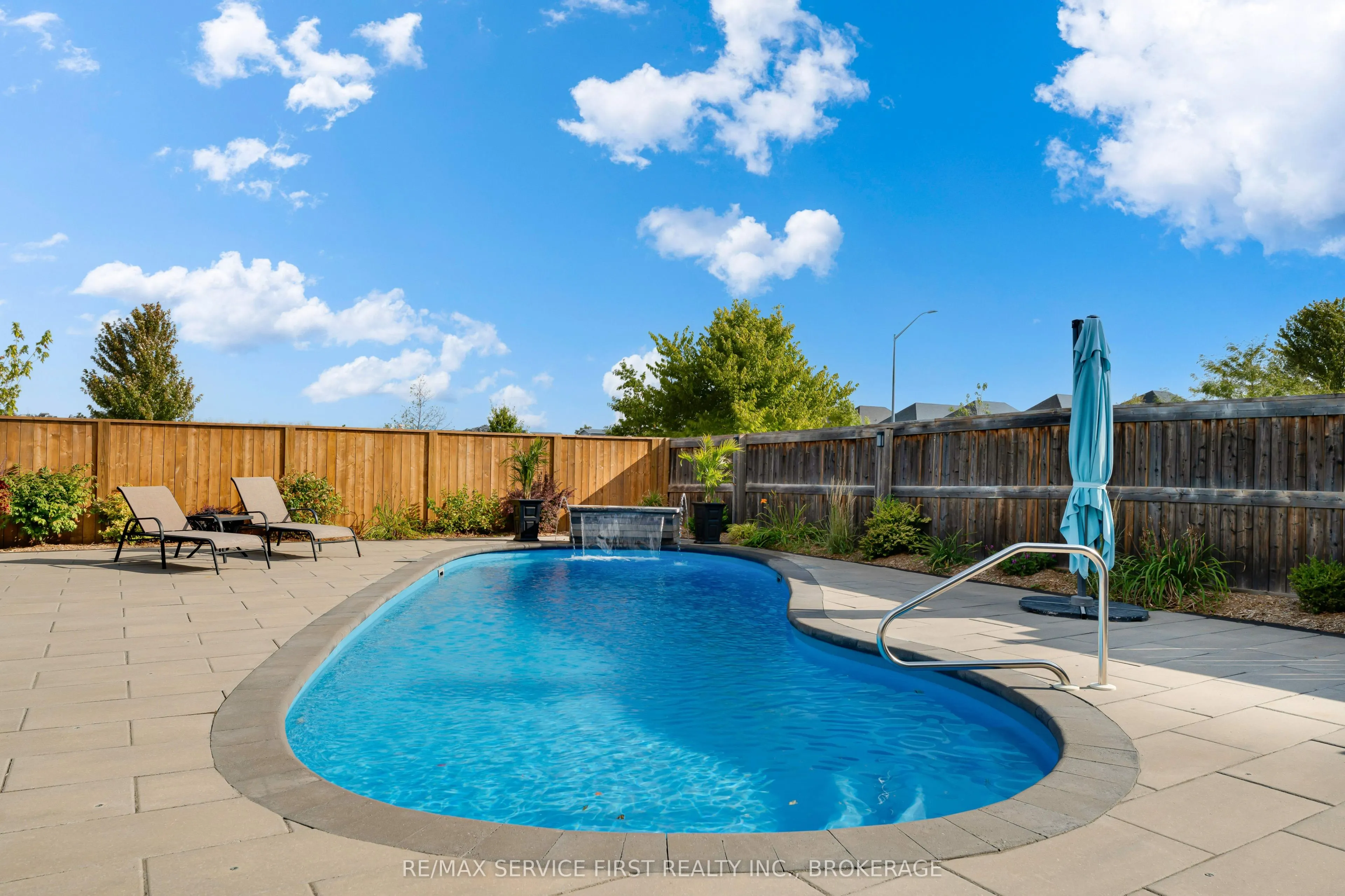 1134 ESCALA Crescent