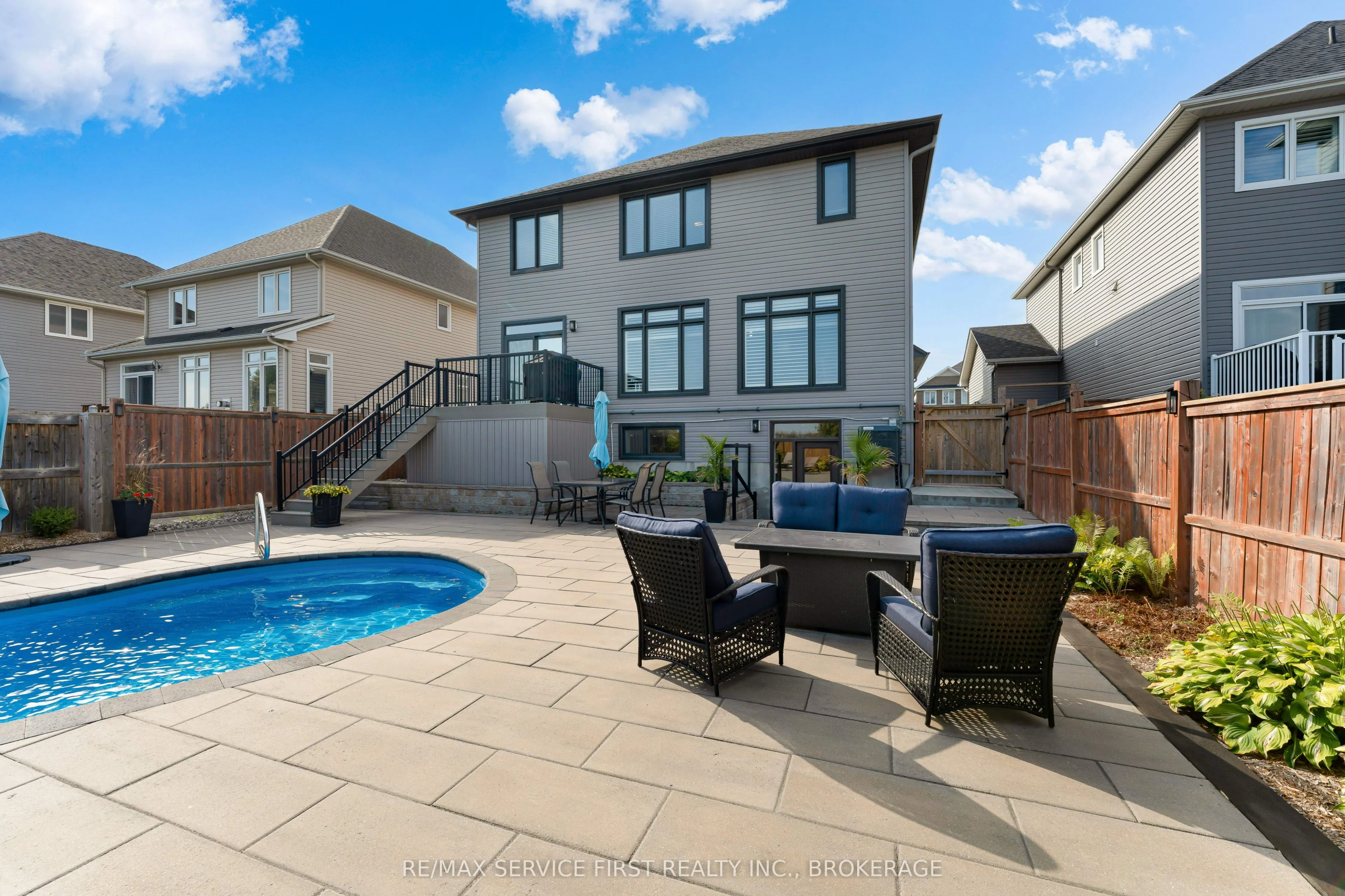 1134 ESCALA Crescent