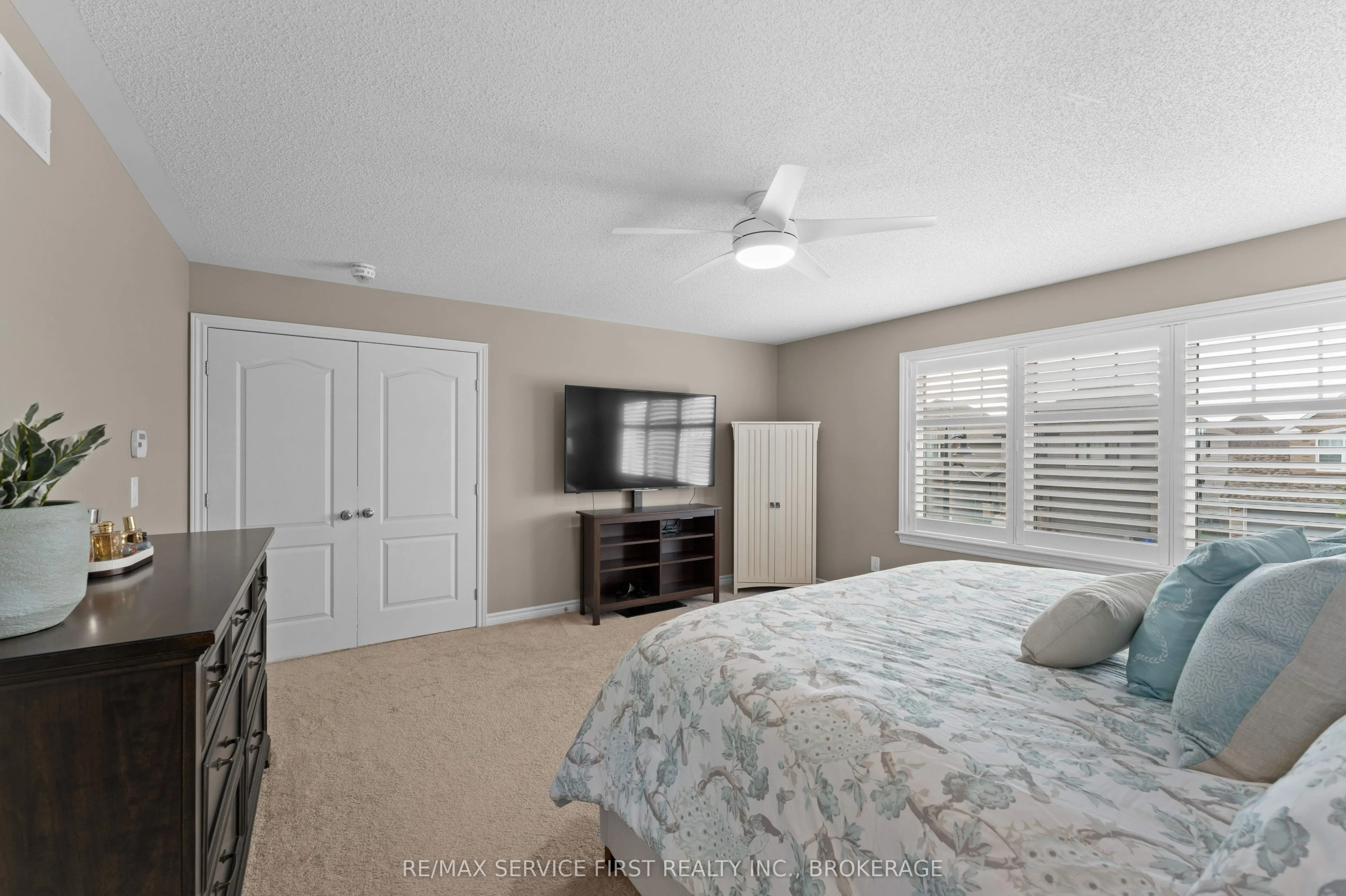 1134 ESCALA Crescent
