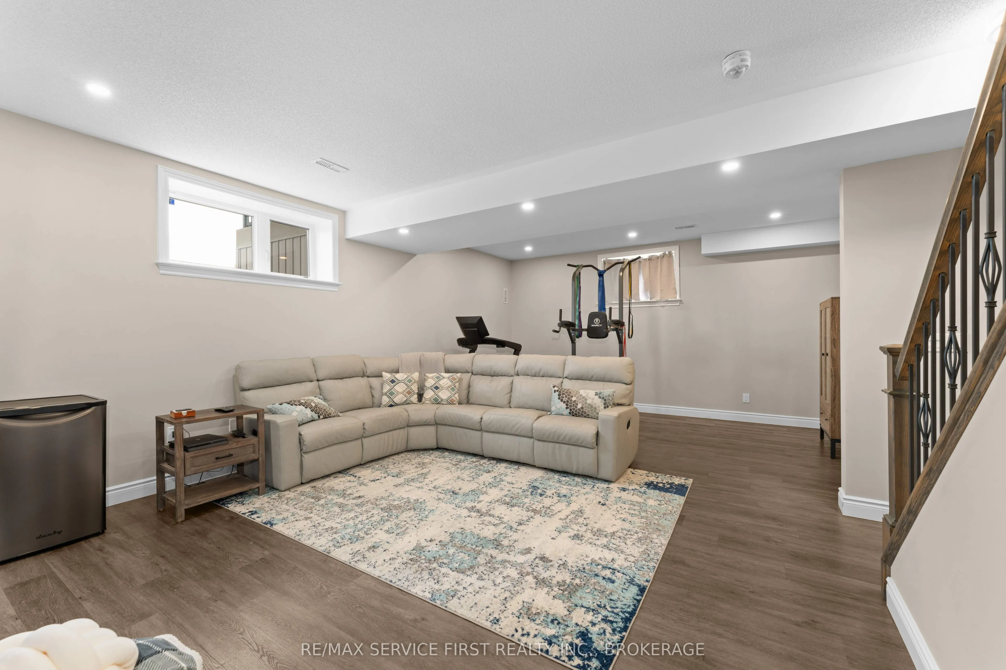 1134 ESCALA Crescent