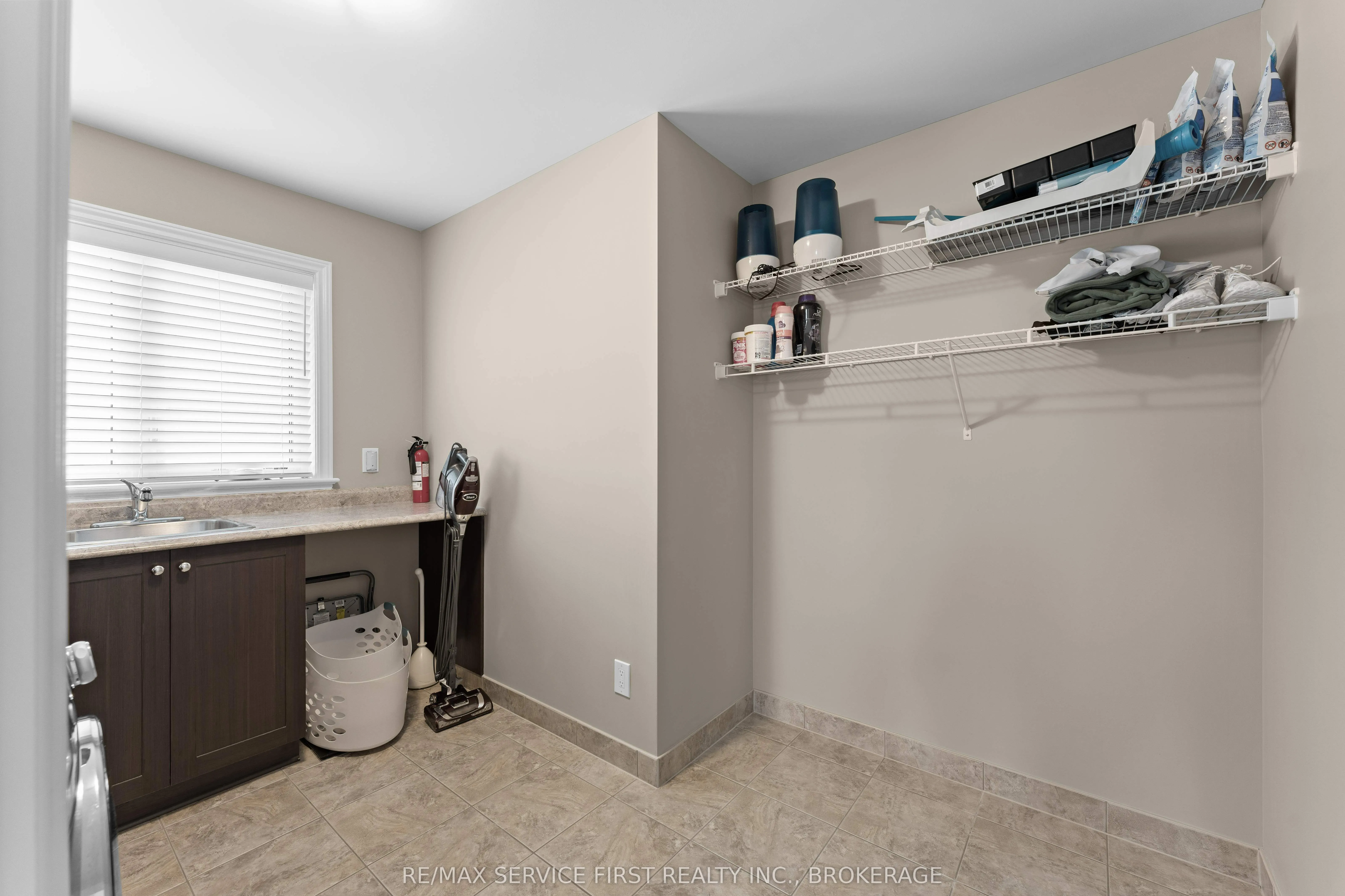 1134 ESCALA Crescent