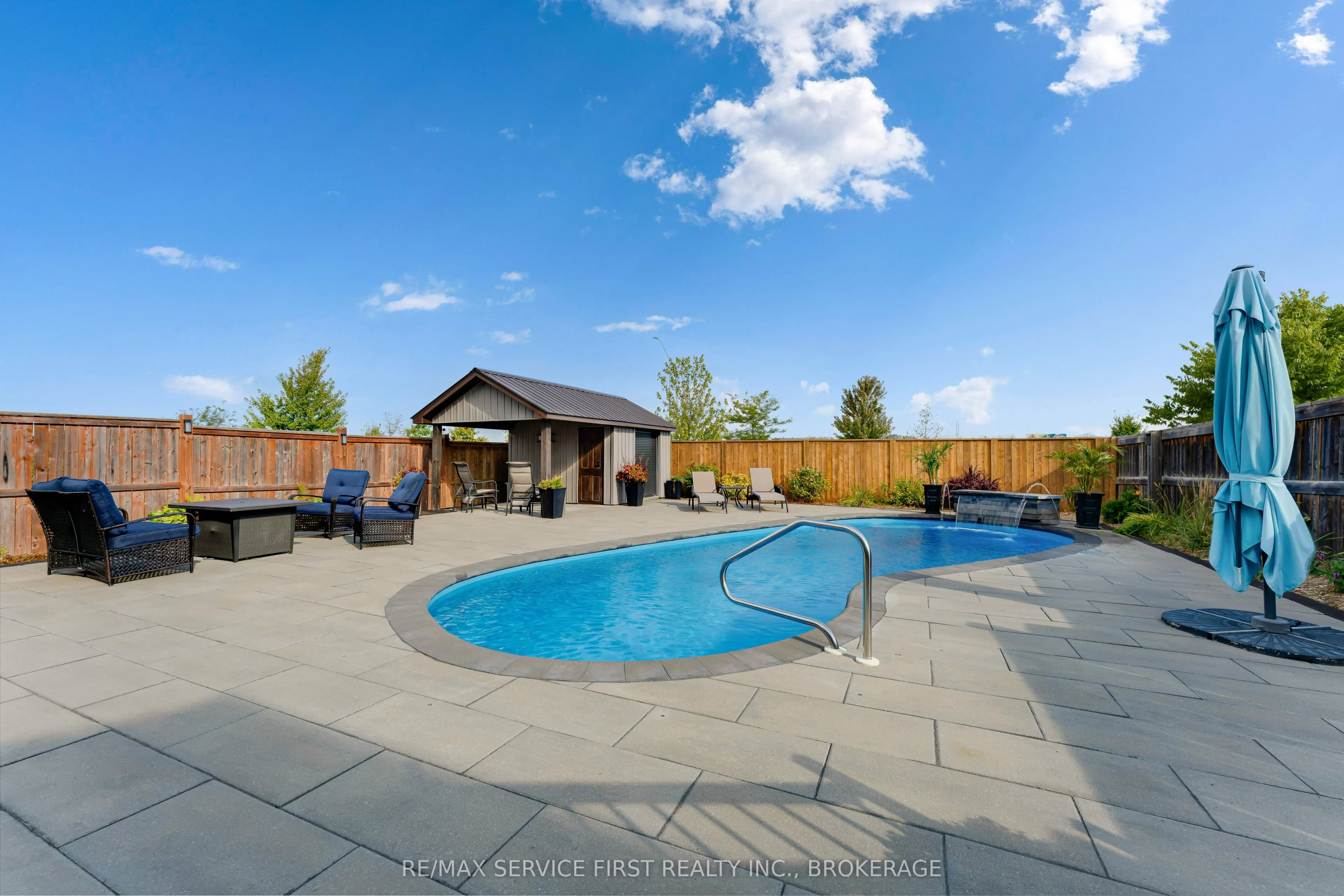 1134 ESCALA Crescent