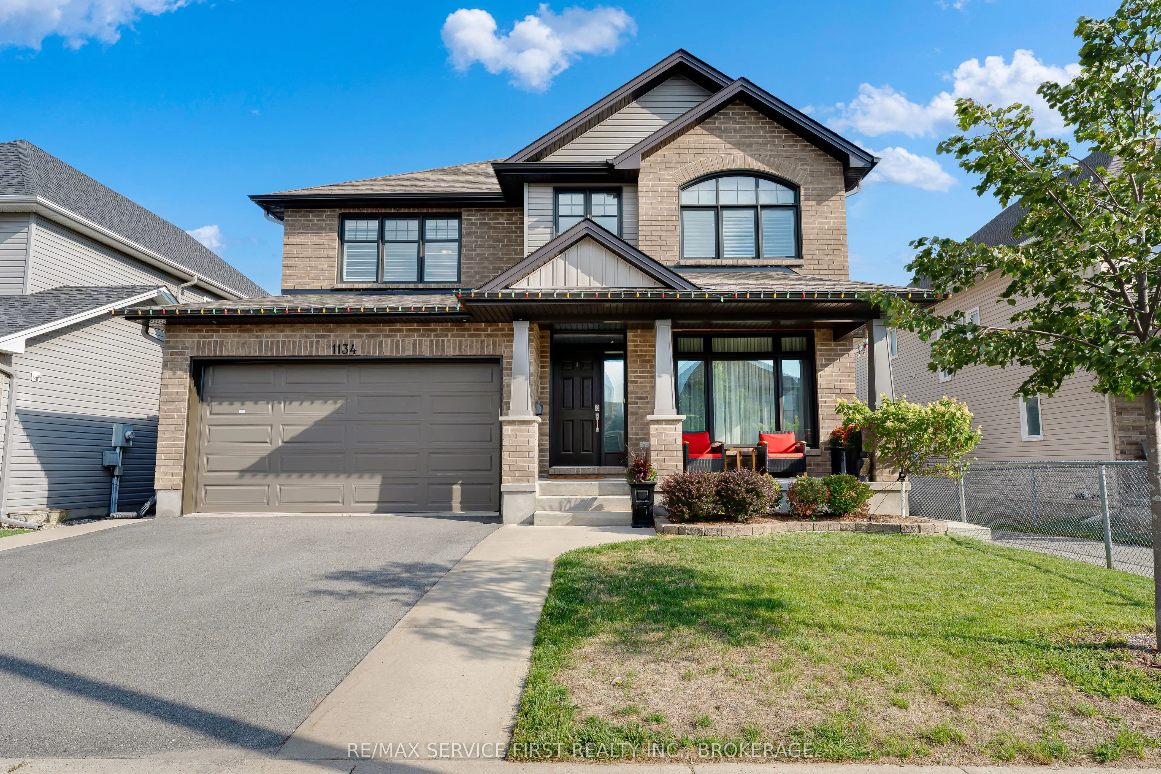 1134 ESCALA Crescent
