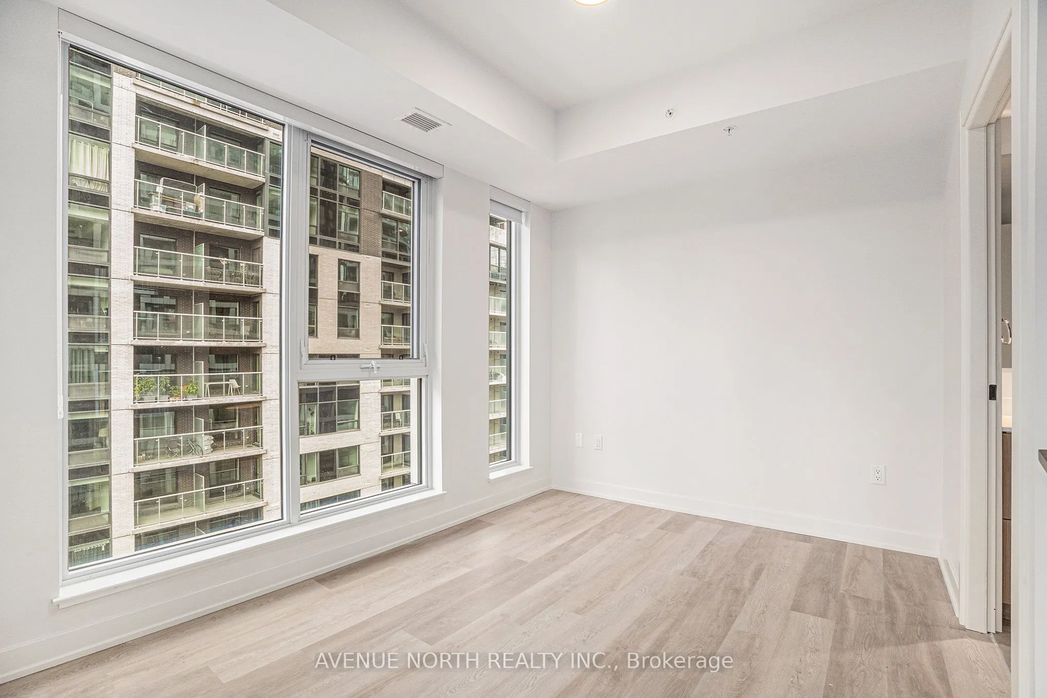 400 albert Street, #704