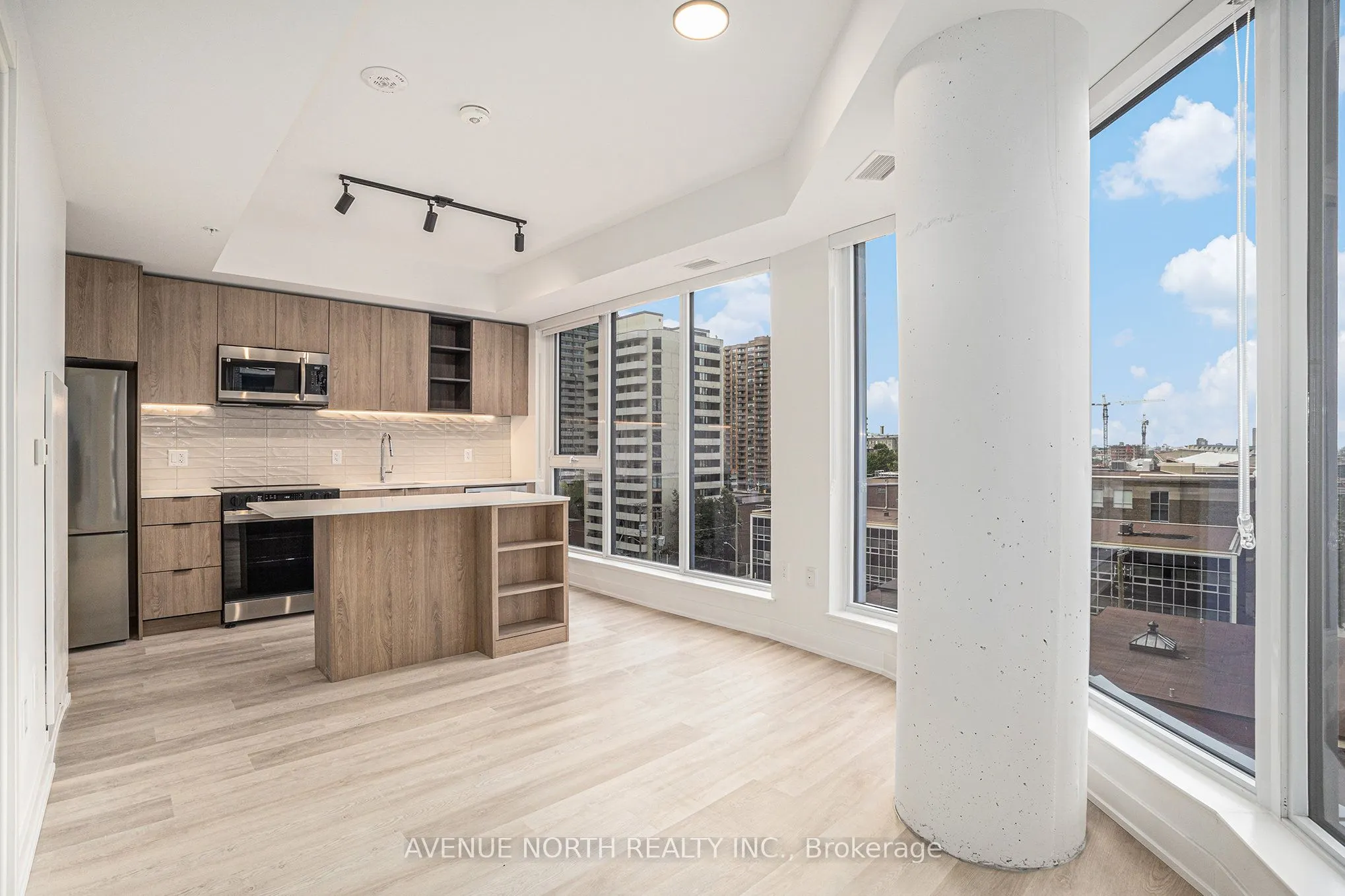 400 albert Street, #704