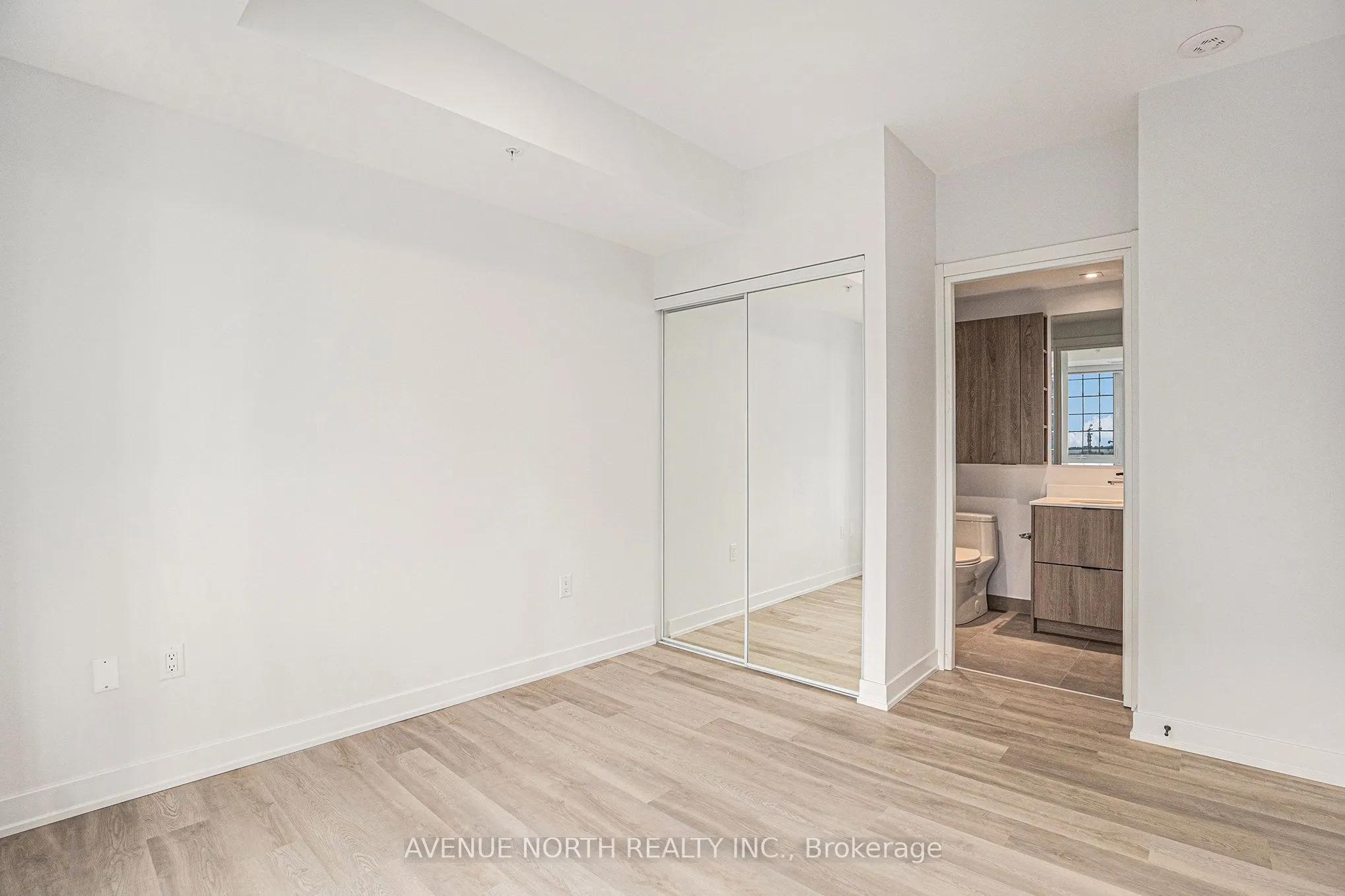 400 albert Street, #704