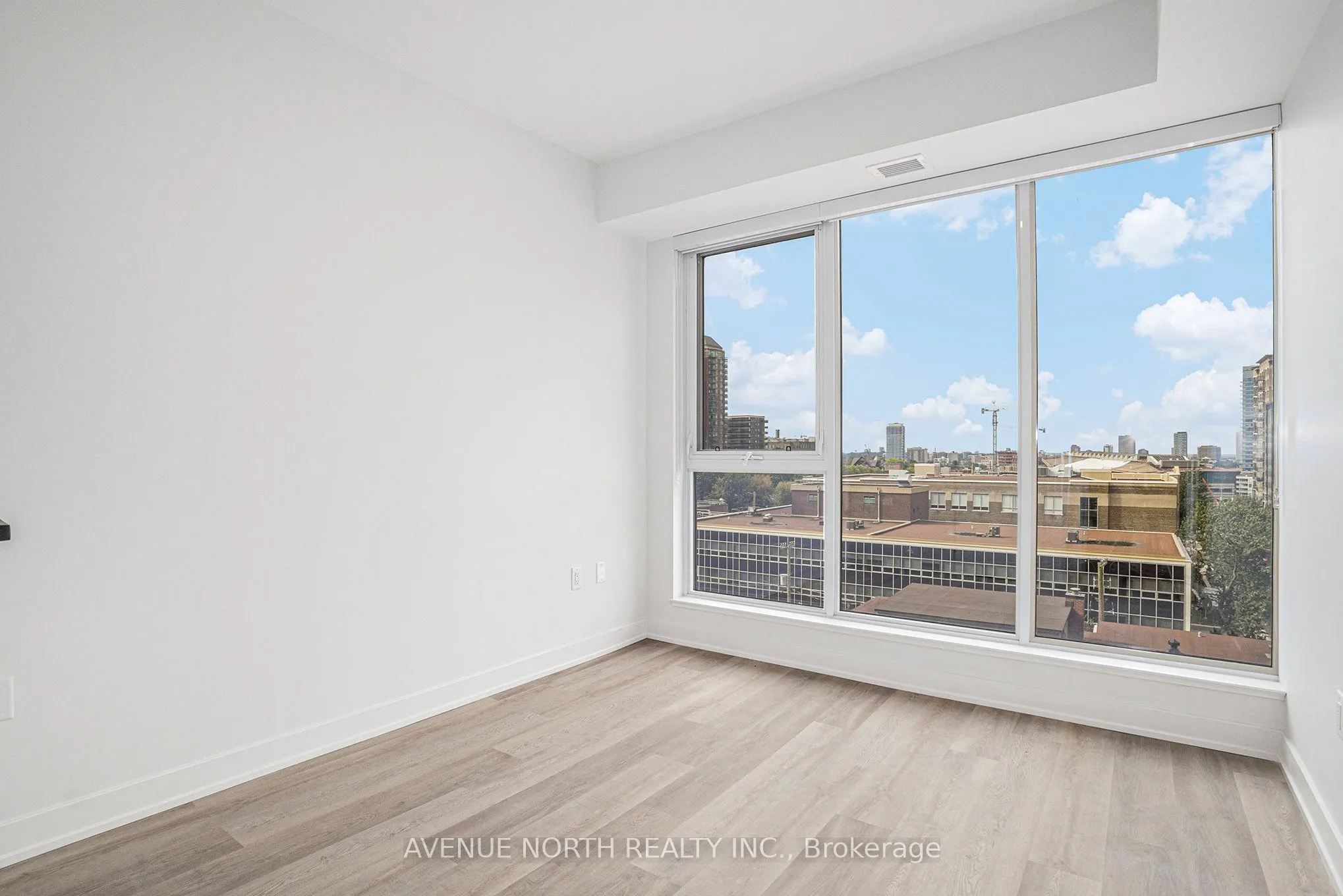 400 albert Street, #704