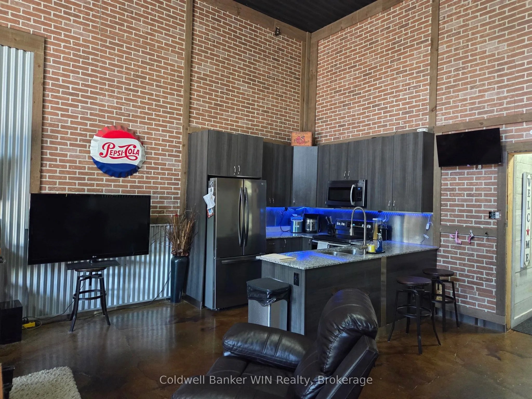 9103 Highway 6